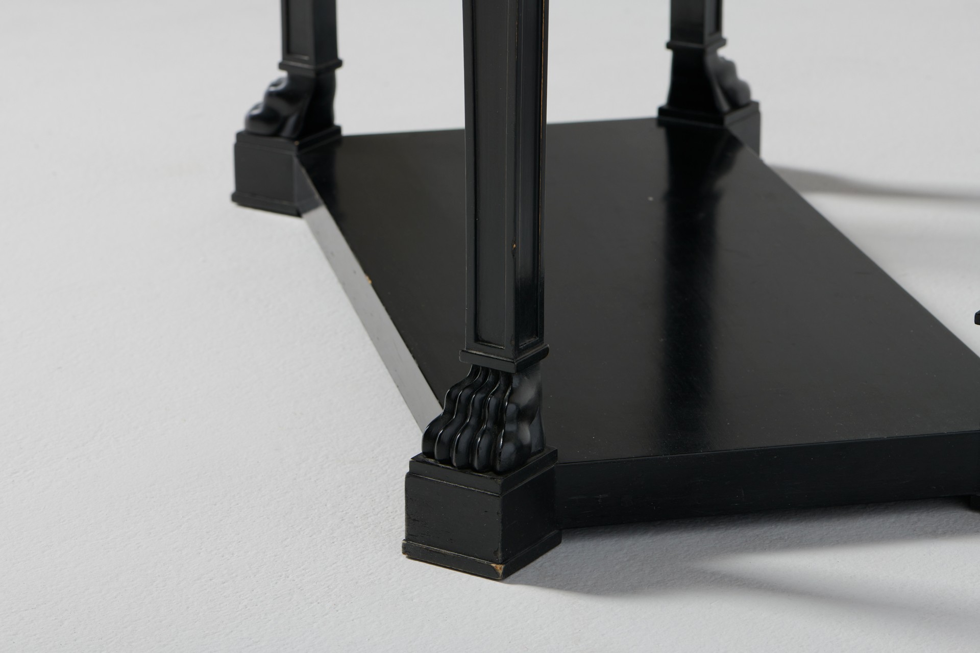 Neoclassical Table image 5