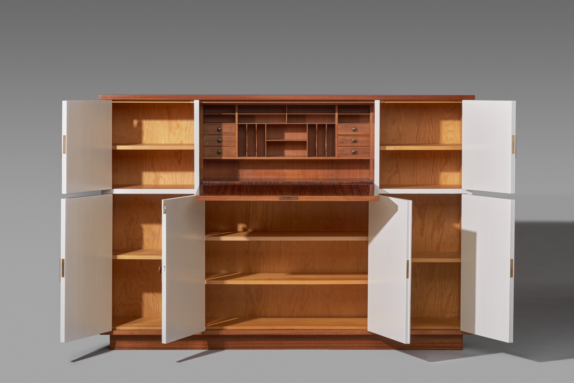 Cabinet image 3