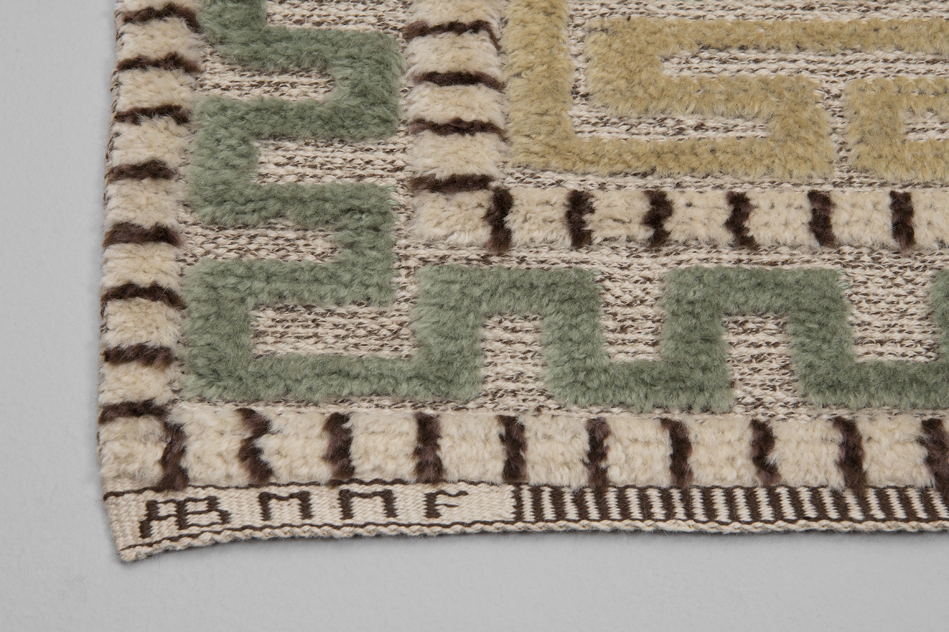 Relief Woven 'Ursula' Carpet image 5