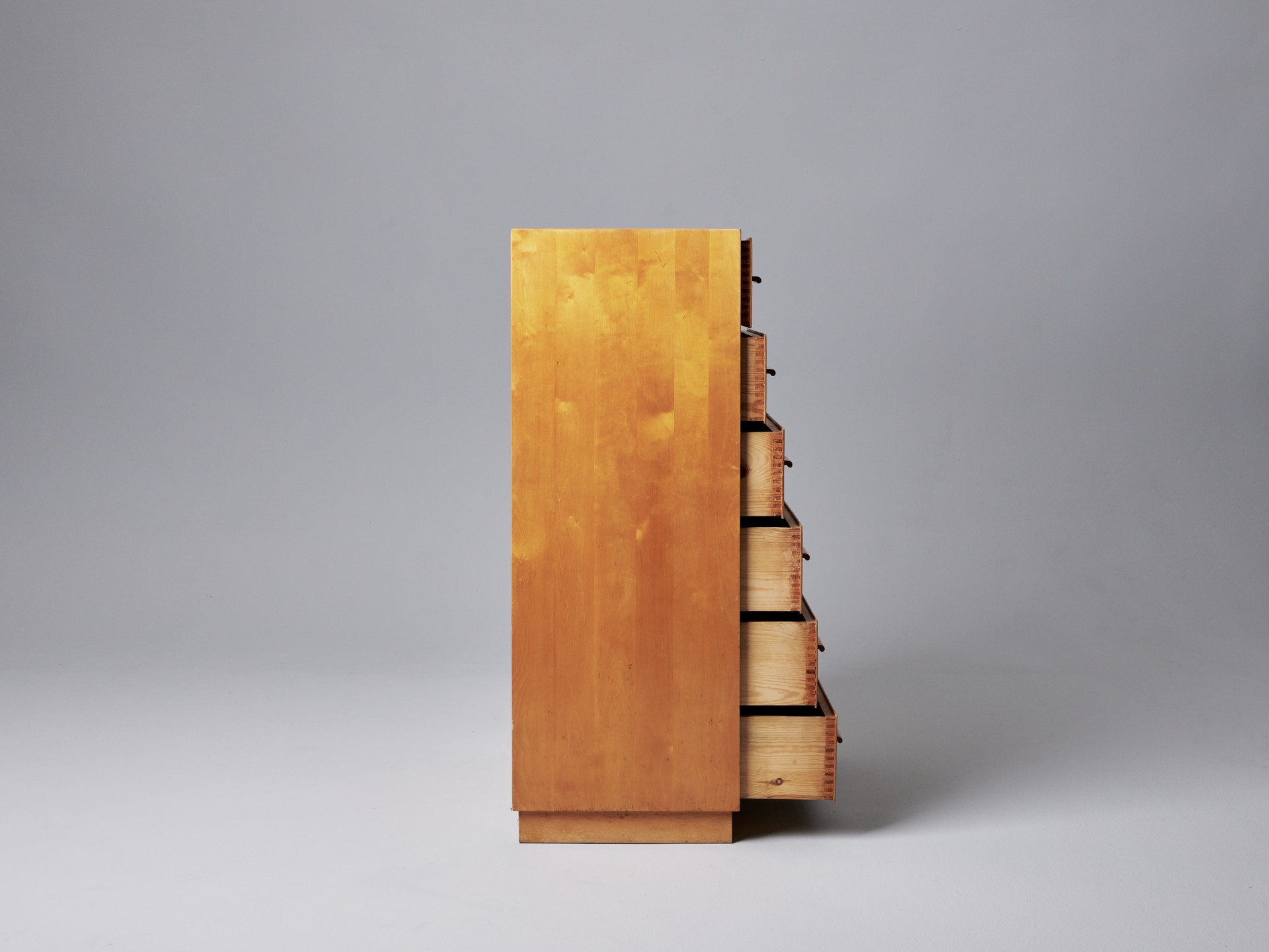 Chest of Drawers image 4