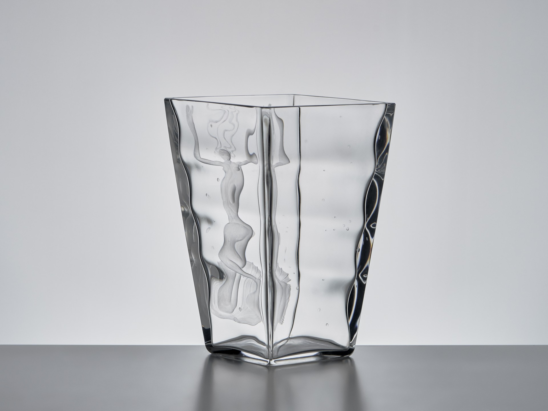 'Venus' Vase image 4