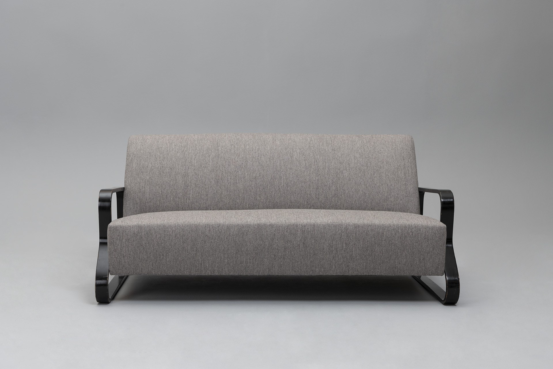Sofa Model no. 544 image 4