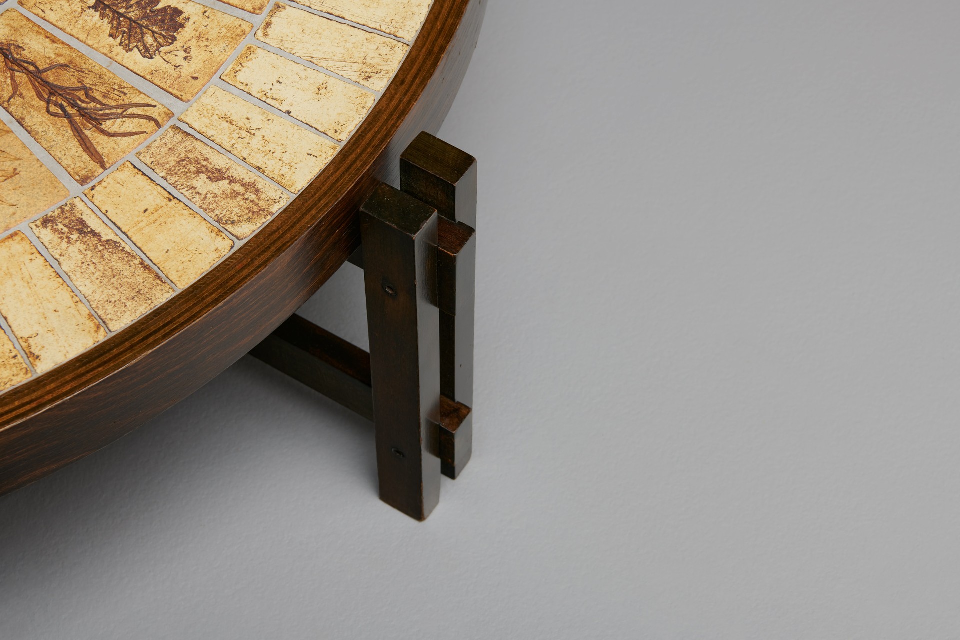 Coffee table image 4
