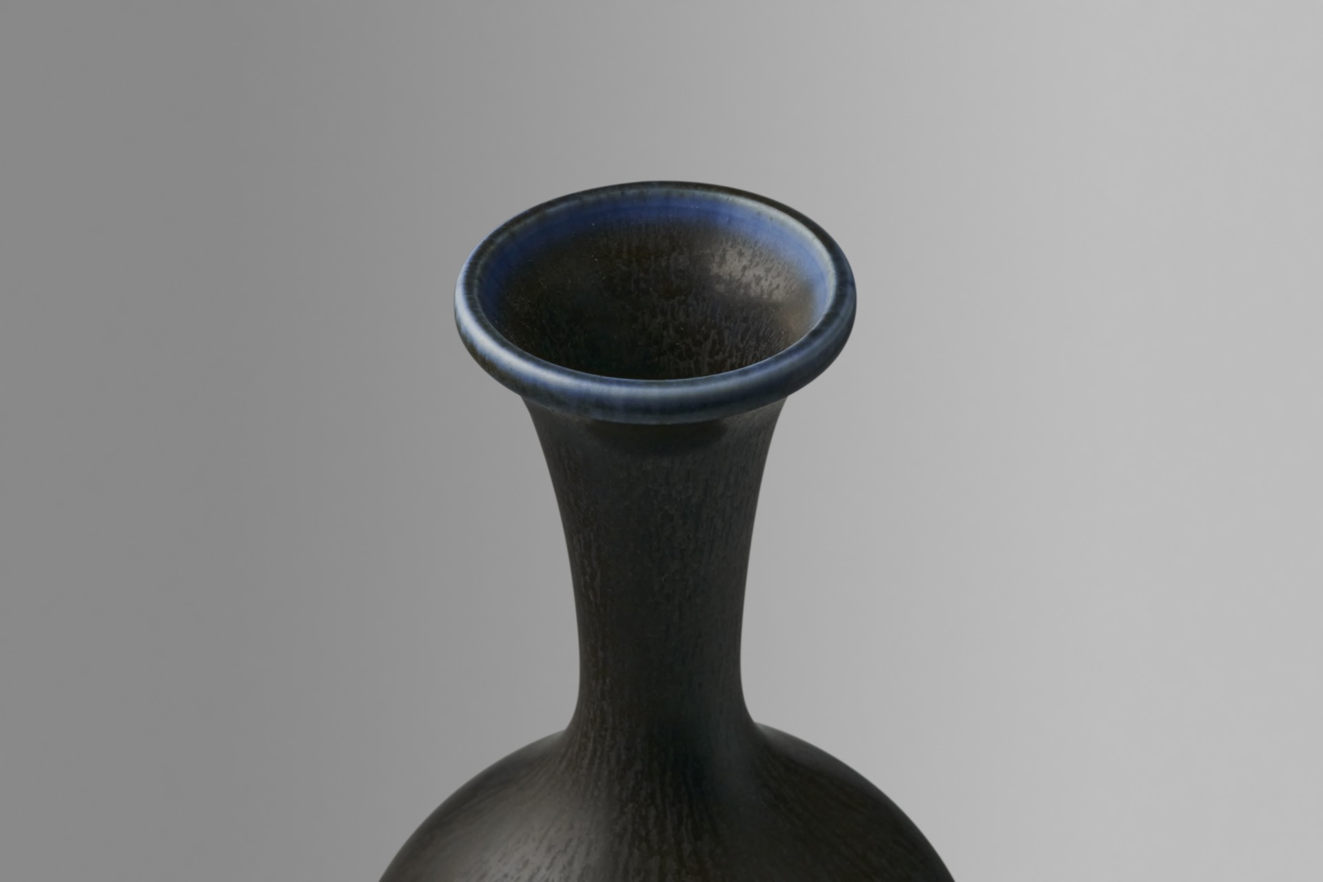 Vase image 3