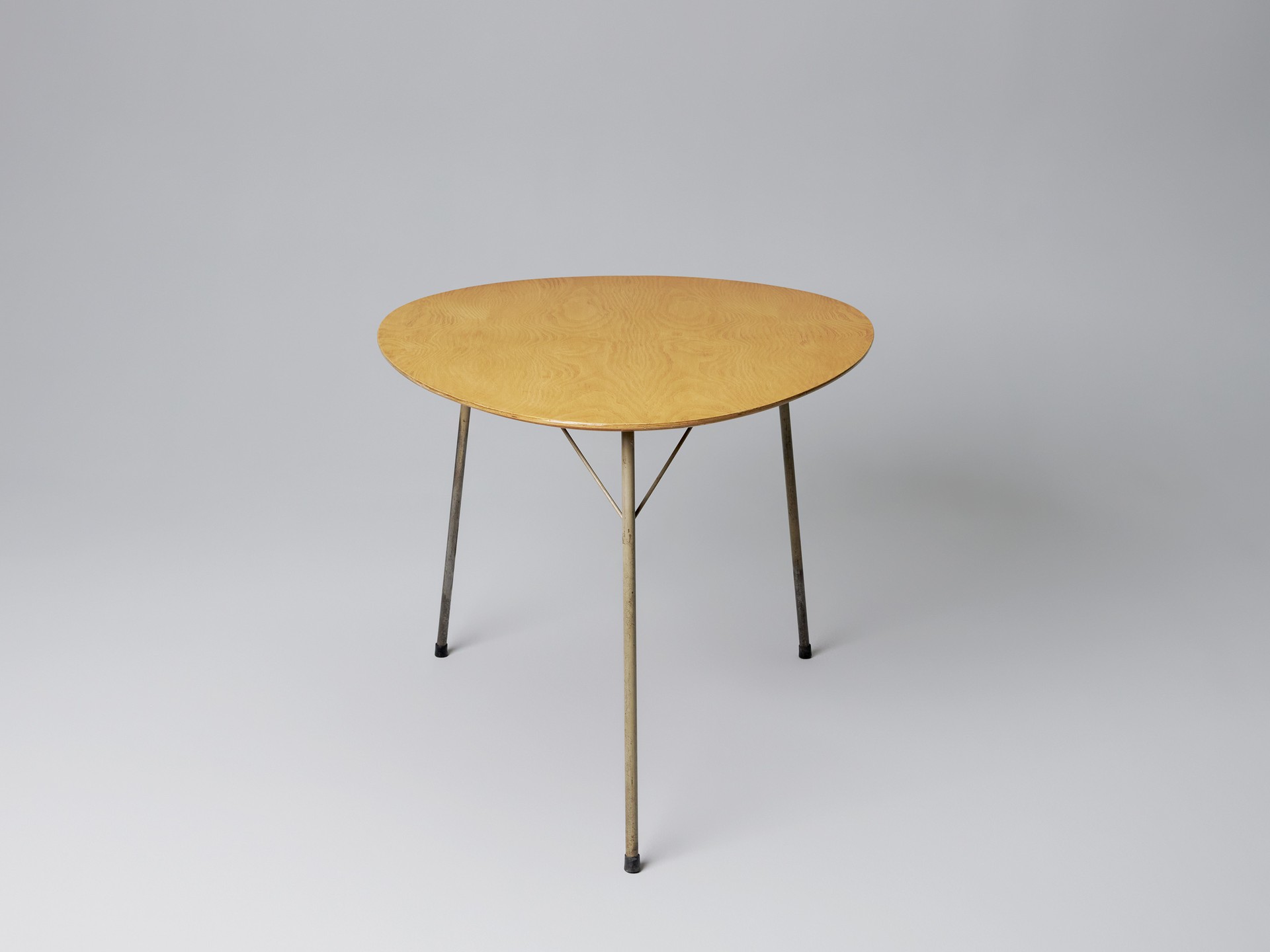 'Egg' Table image 2
