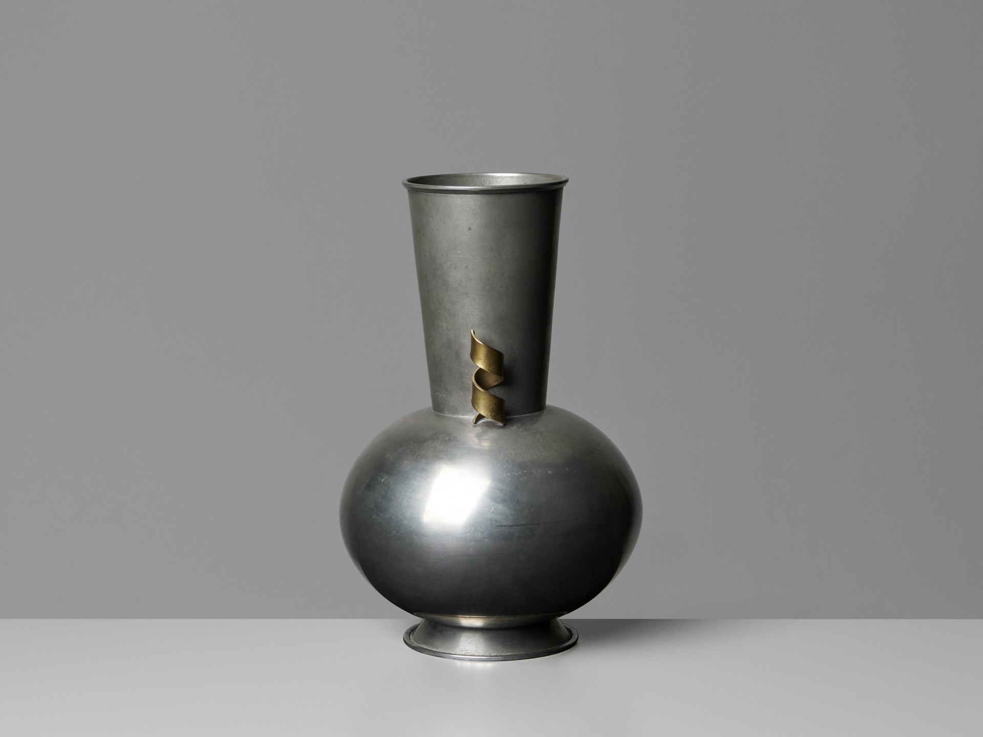 Vase image 2