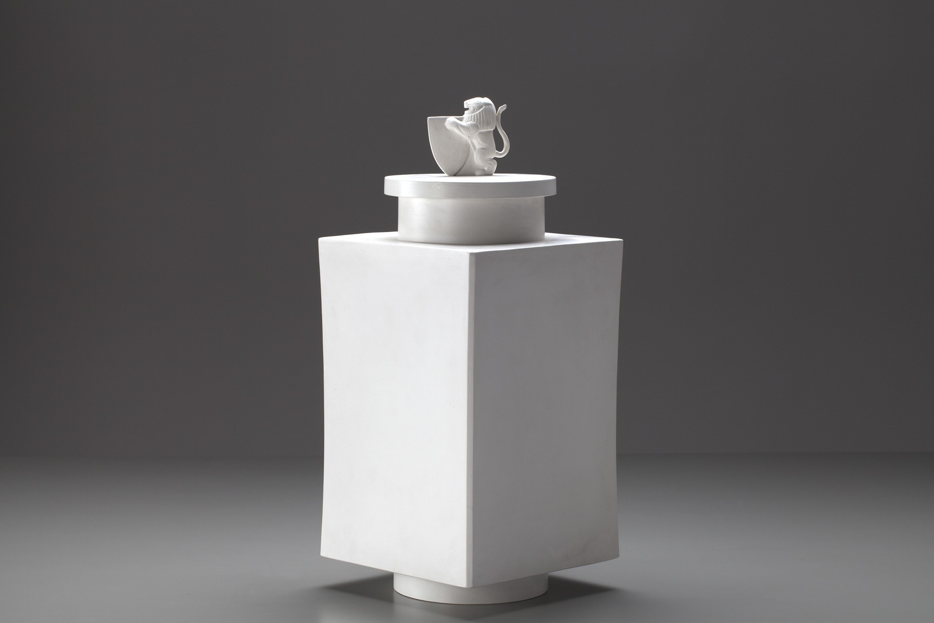 Monumental Surrea  Urn image 2