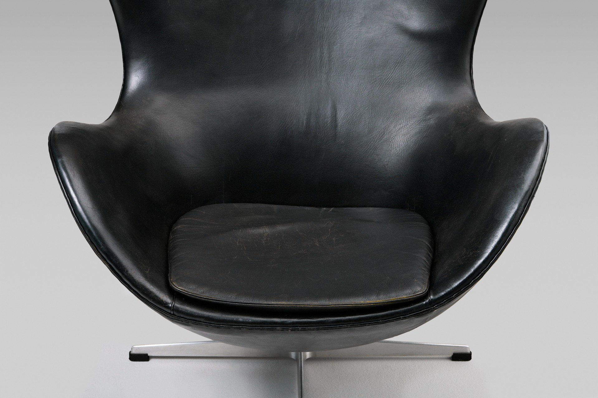 'Egg' Chair image 5
