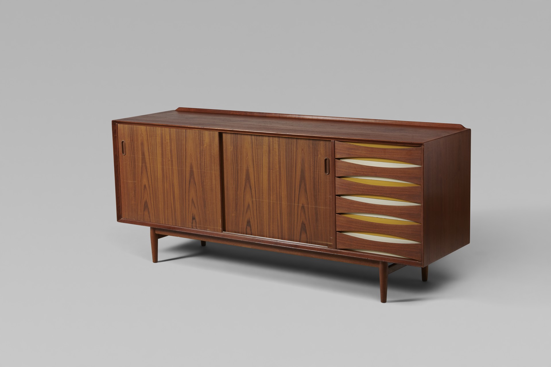 Sideboard image 2