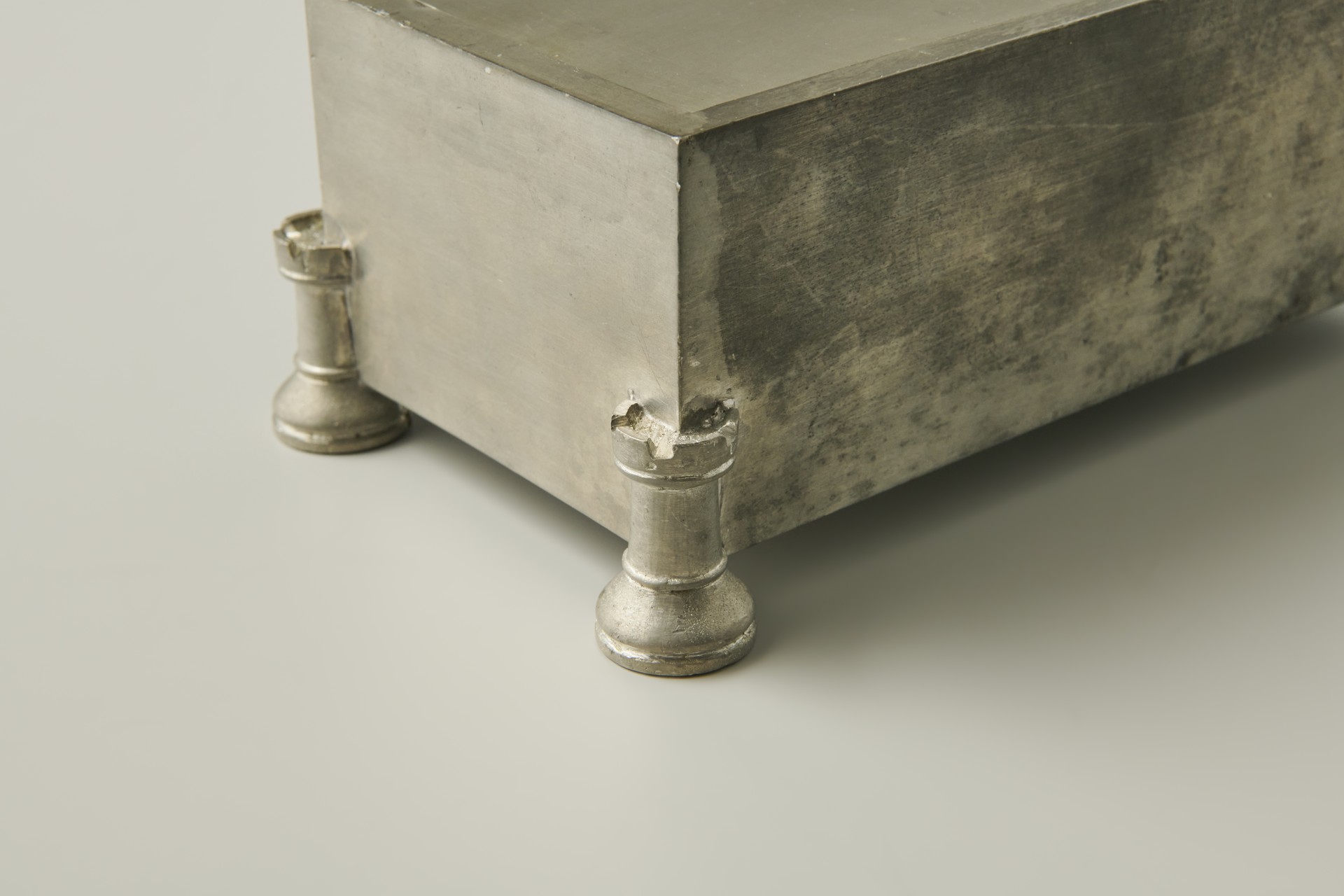 Chess Set with Pewter Case image 8