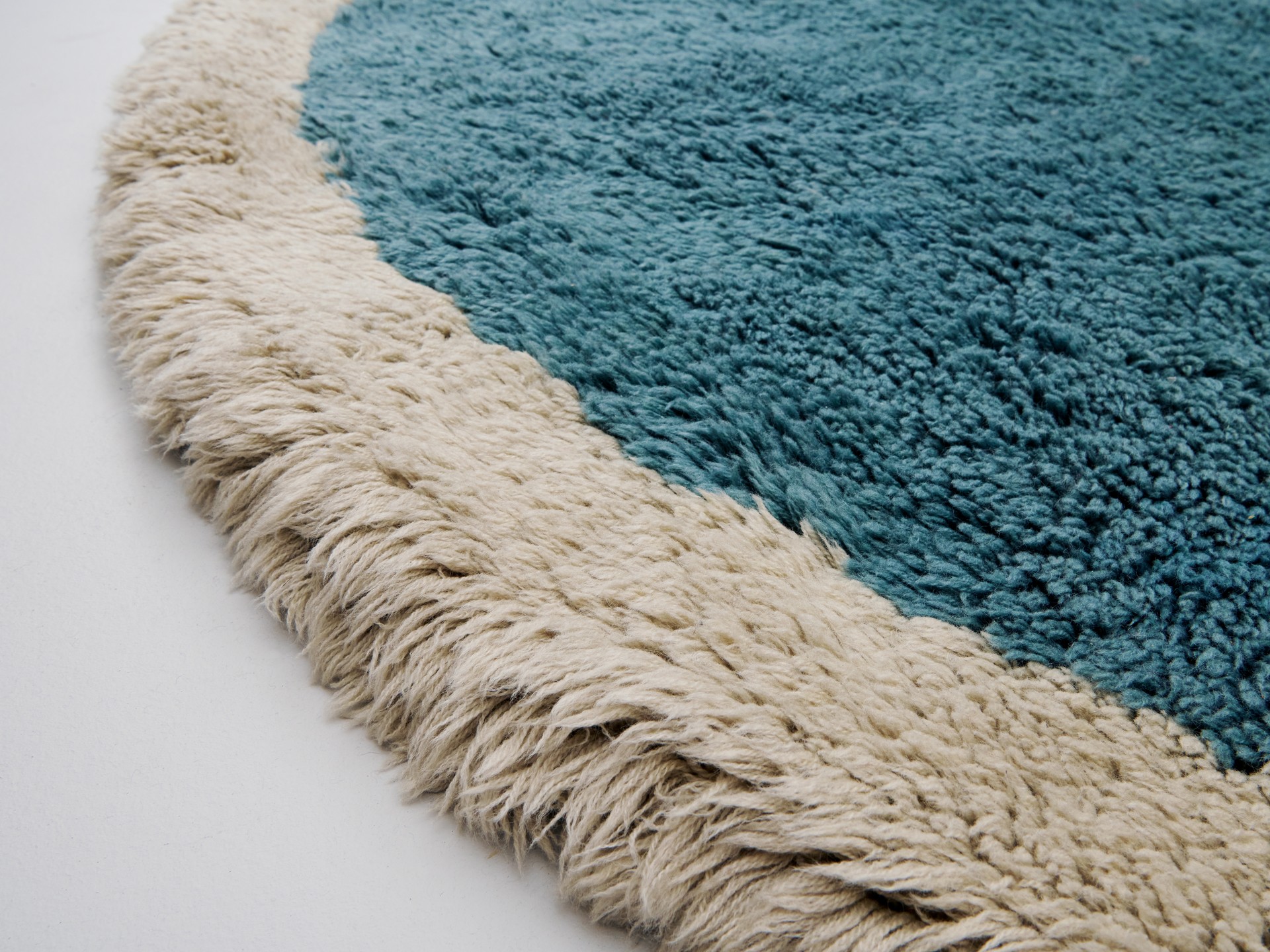 Large Unique Rug image 4