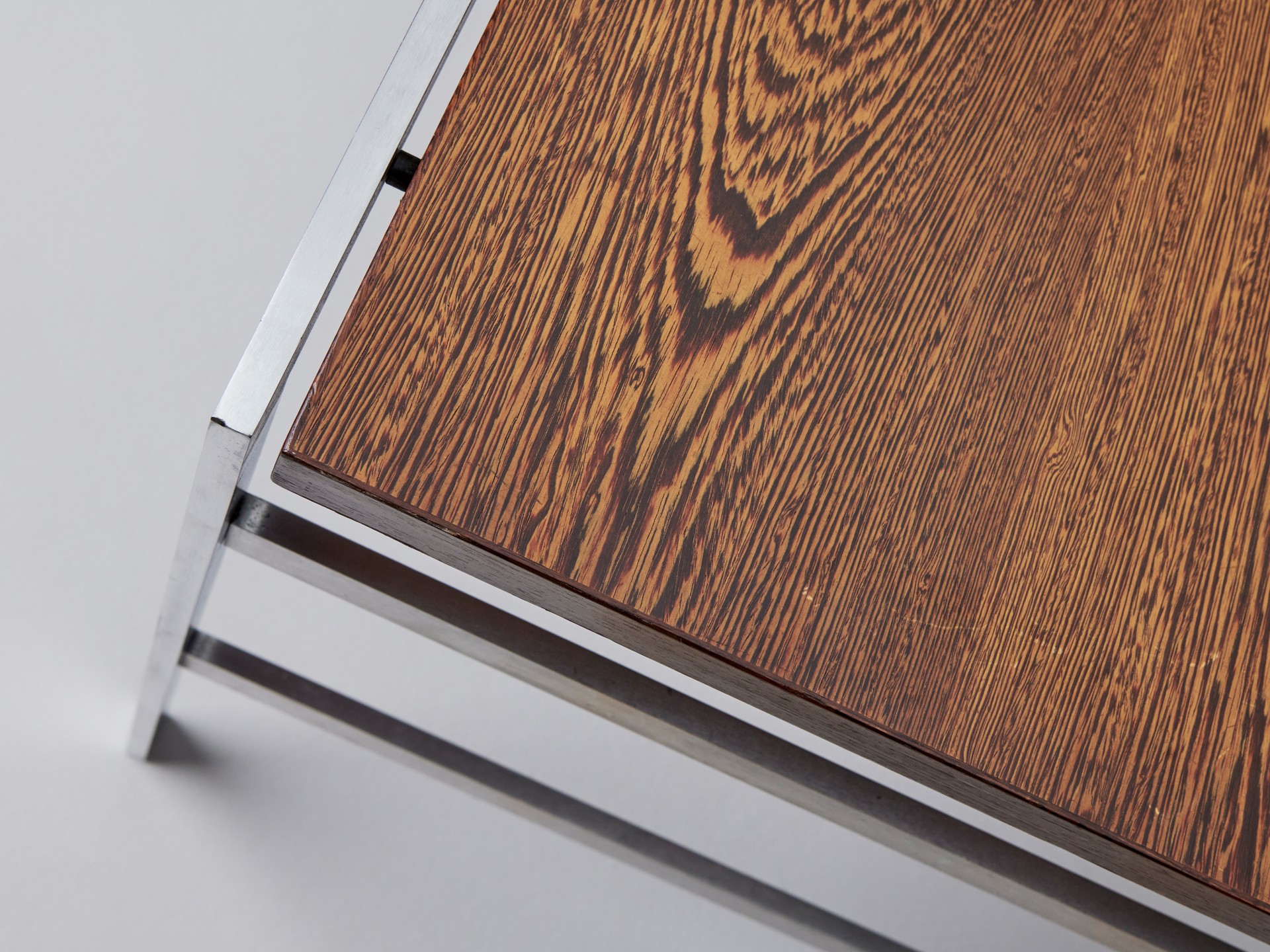 Desk image 9
