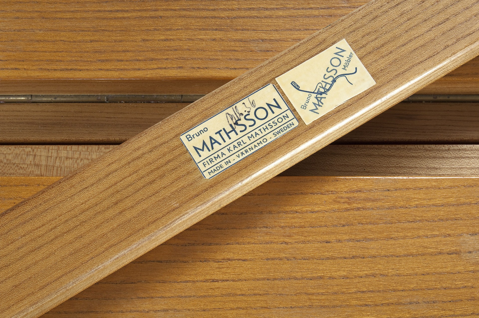 "Maria flap" table image 5