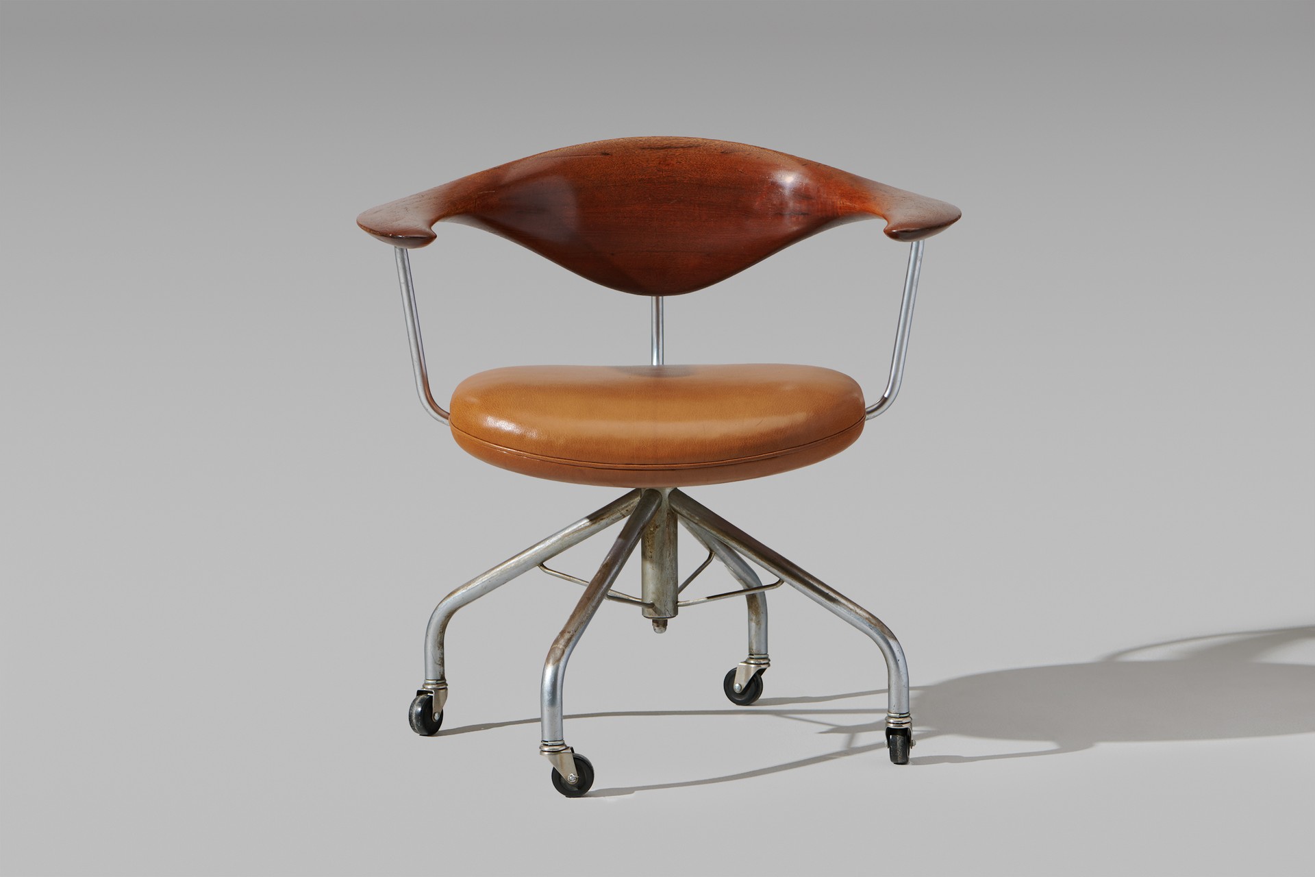 Early Swivel Chair image 2