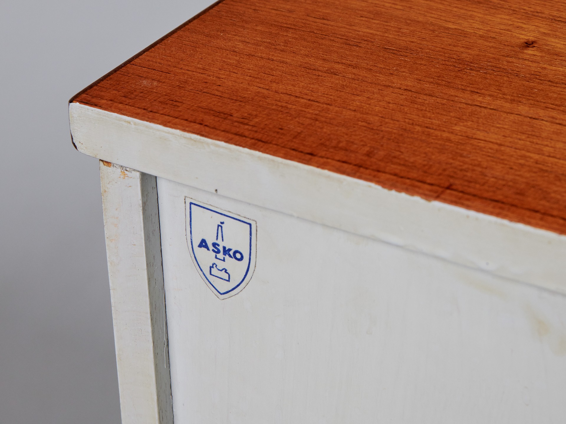 Pair of Bedside Tables image 7