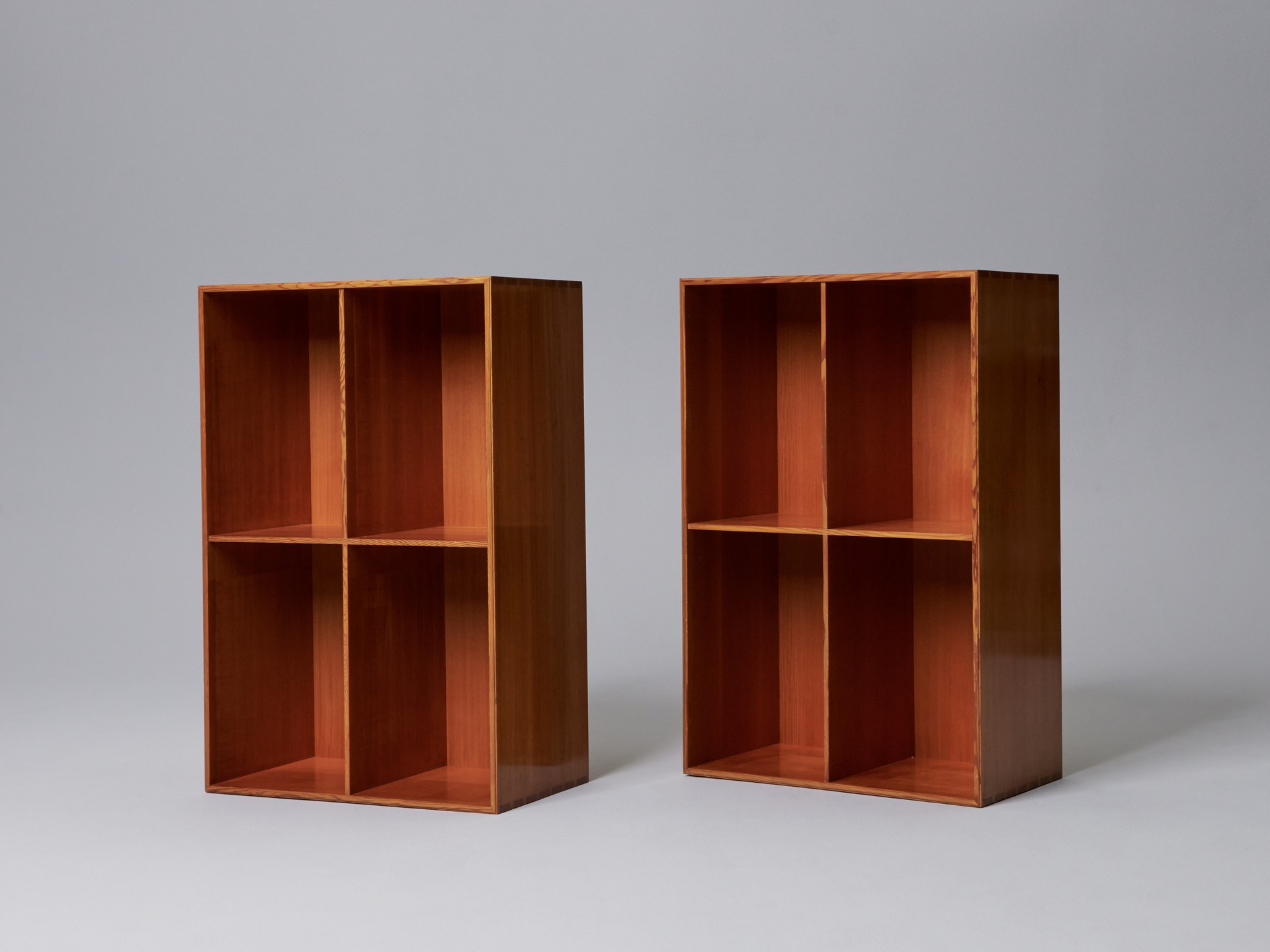 Pair of Oregon pine Bookcases image 3