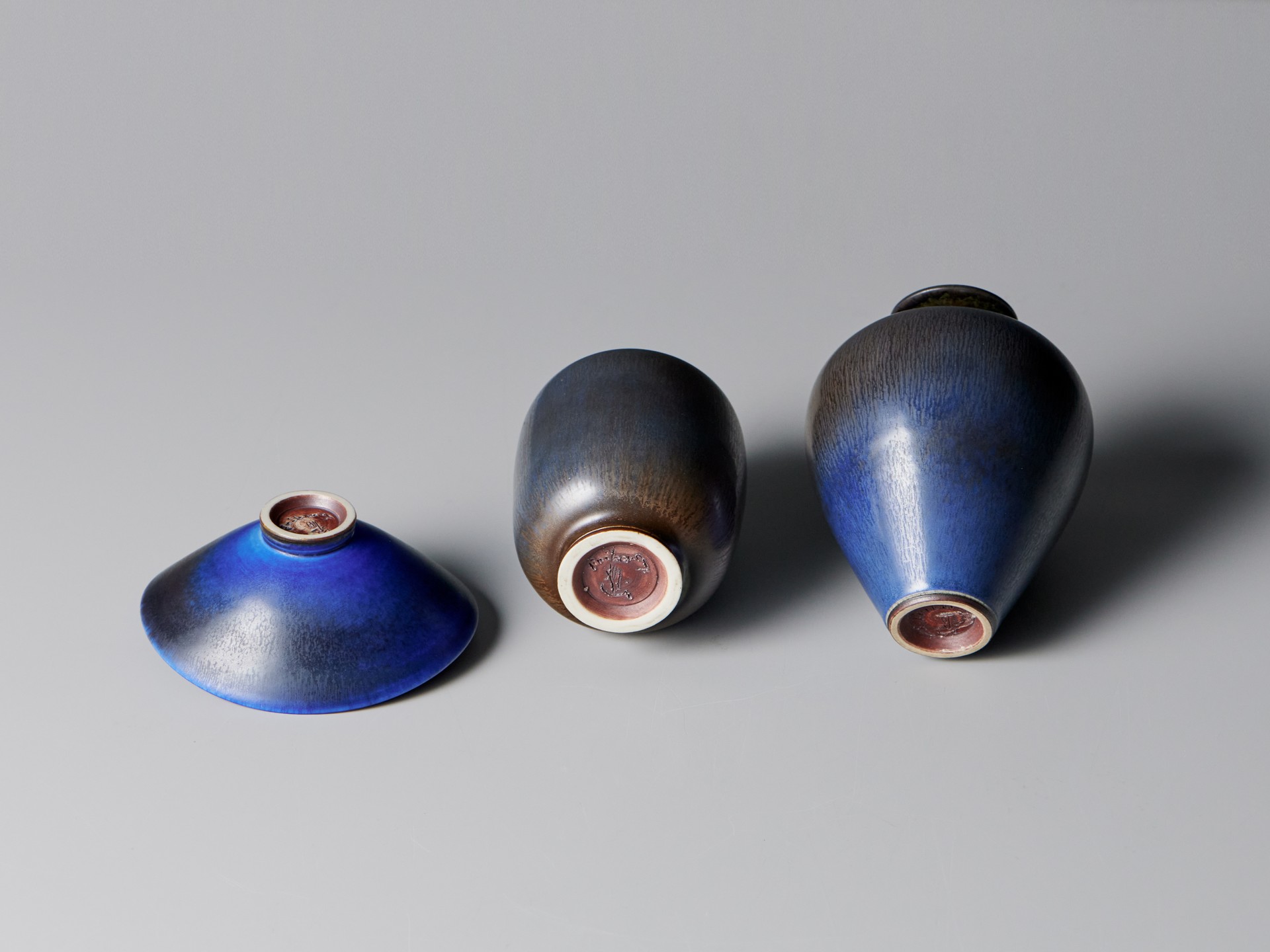 Set of Three Vases image 4