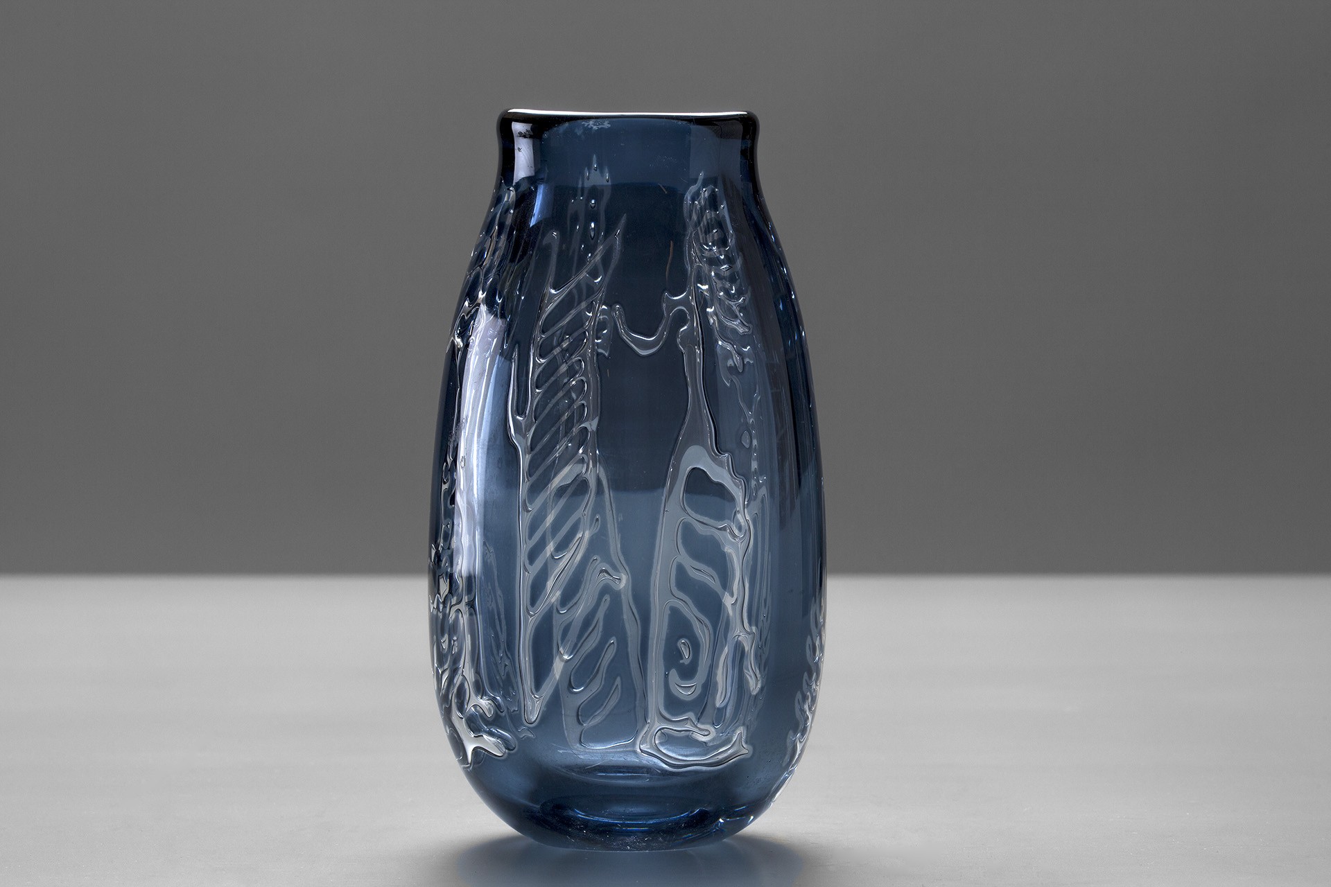 Ariel "Waterplay" Vase image 3