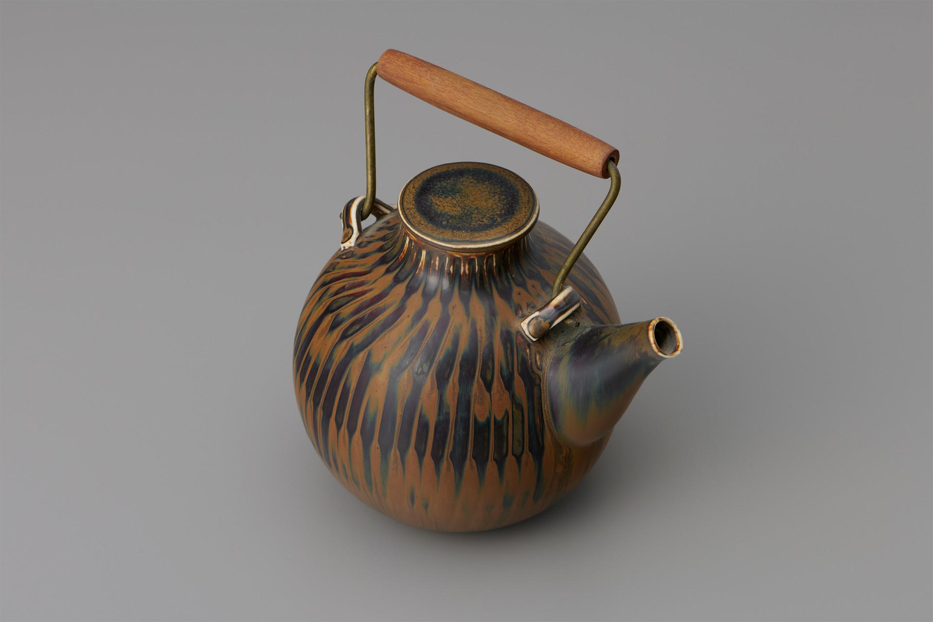 Two Teapots image 3