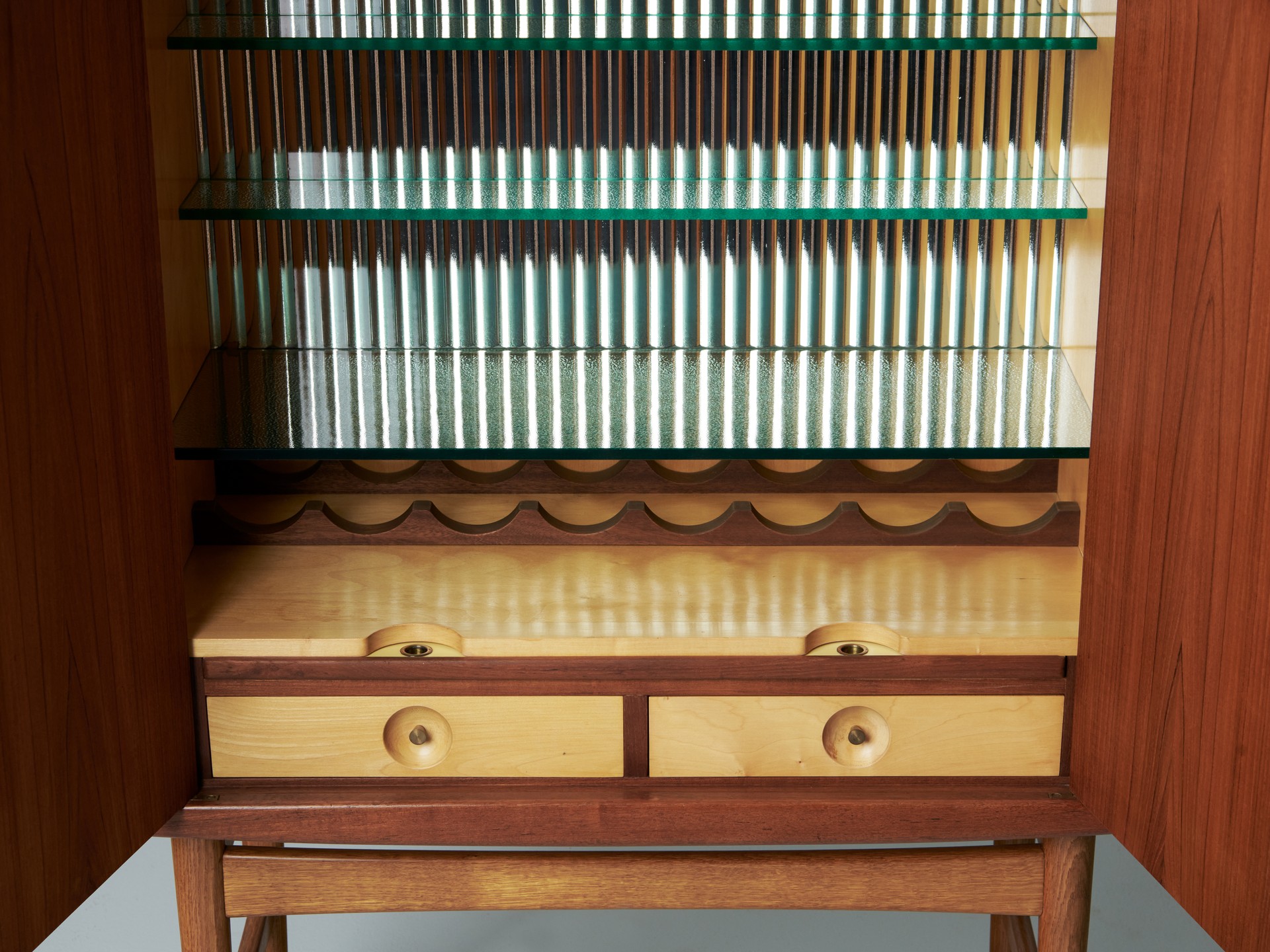 Bar Cabinet image 12