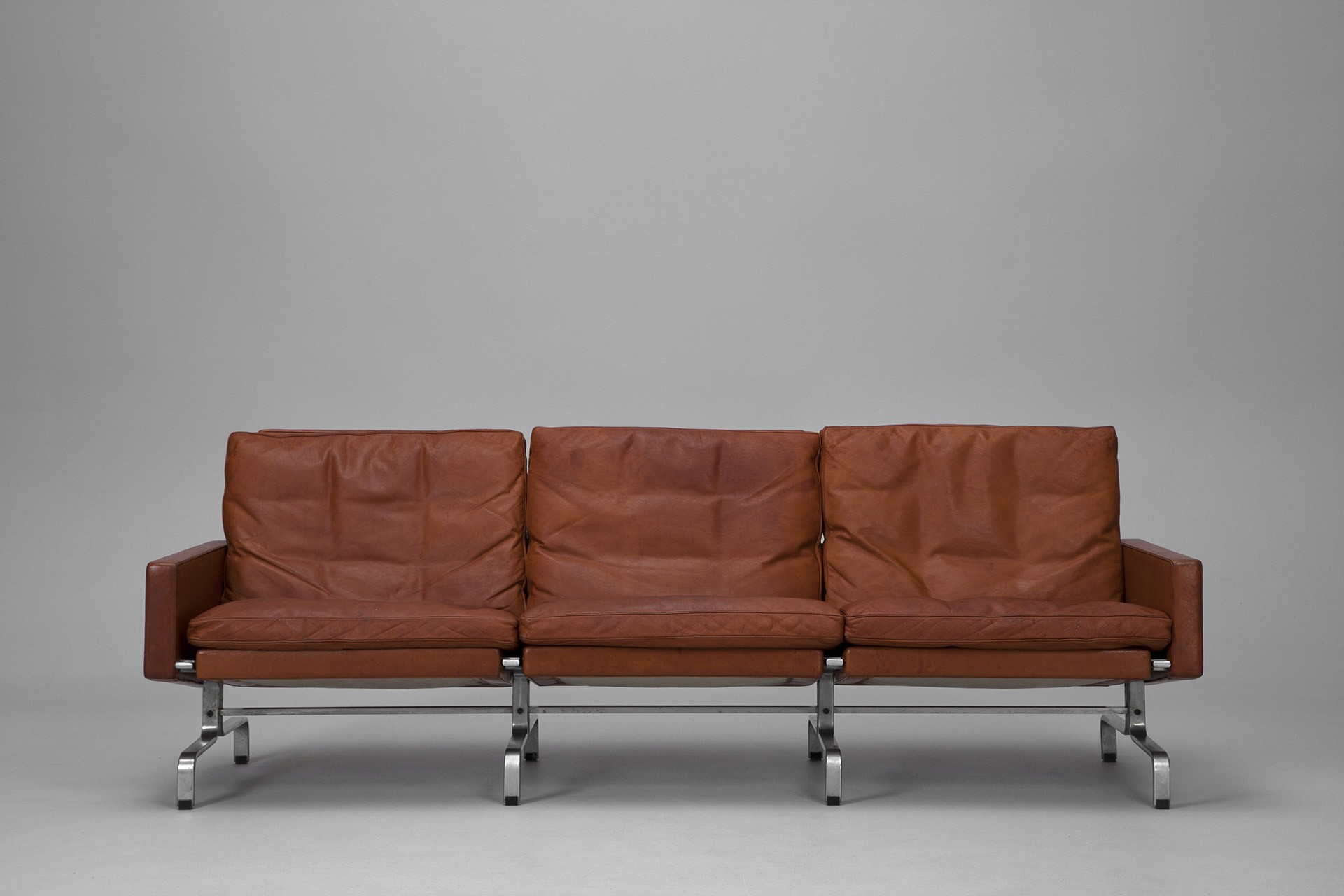 PK-31-3 Sofa