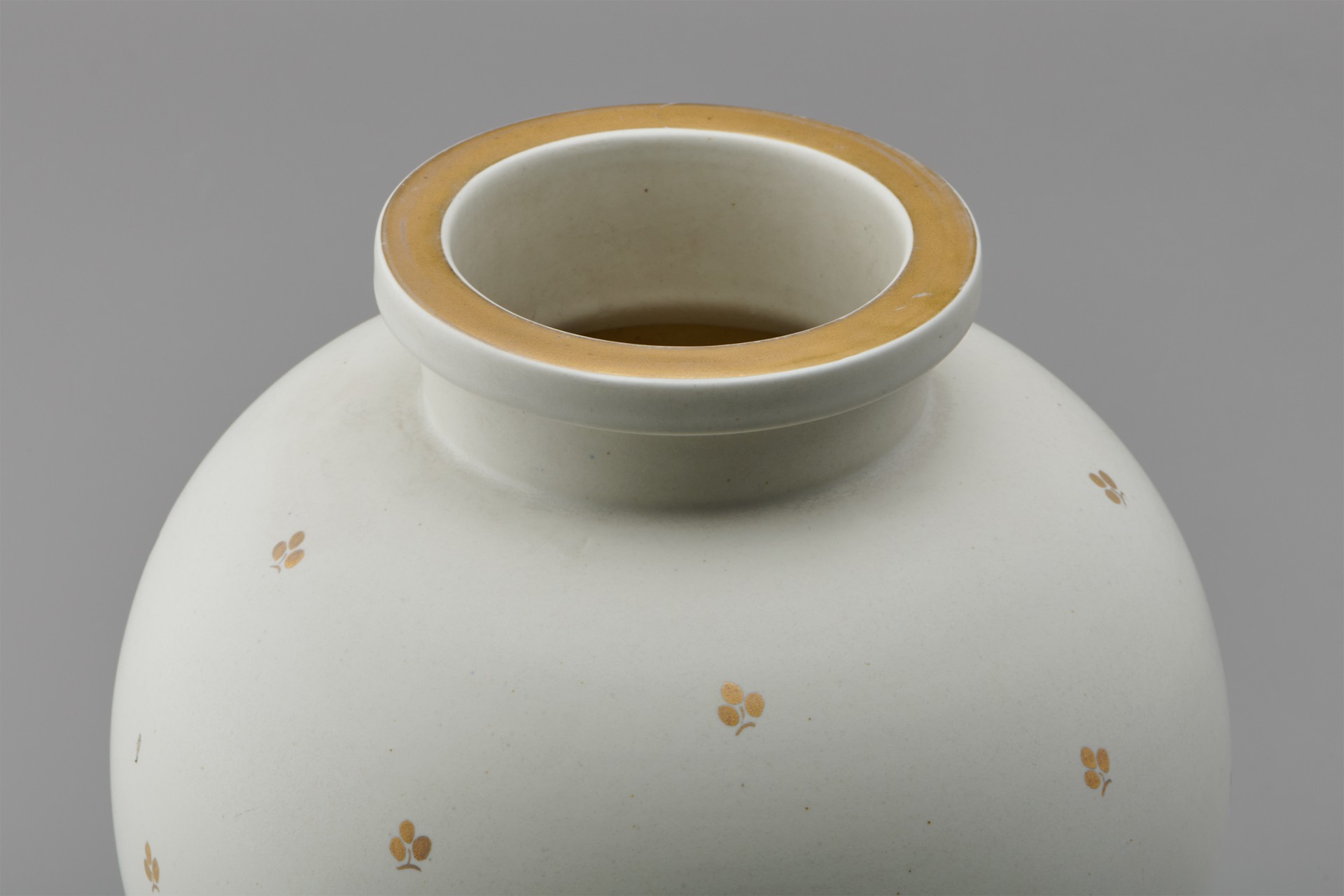 'Carrara' Vase image 3