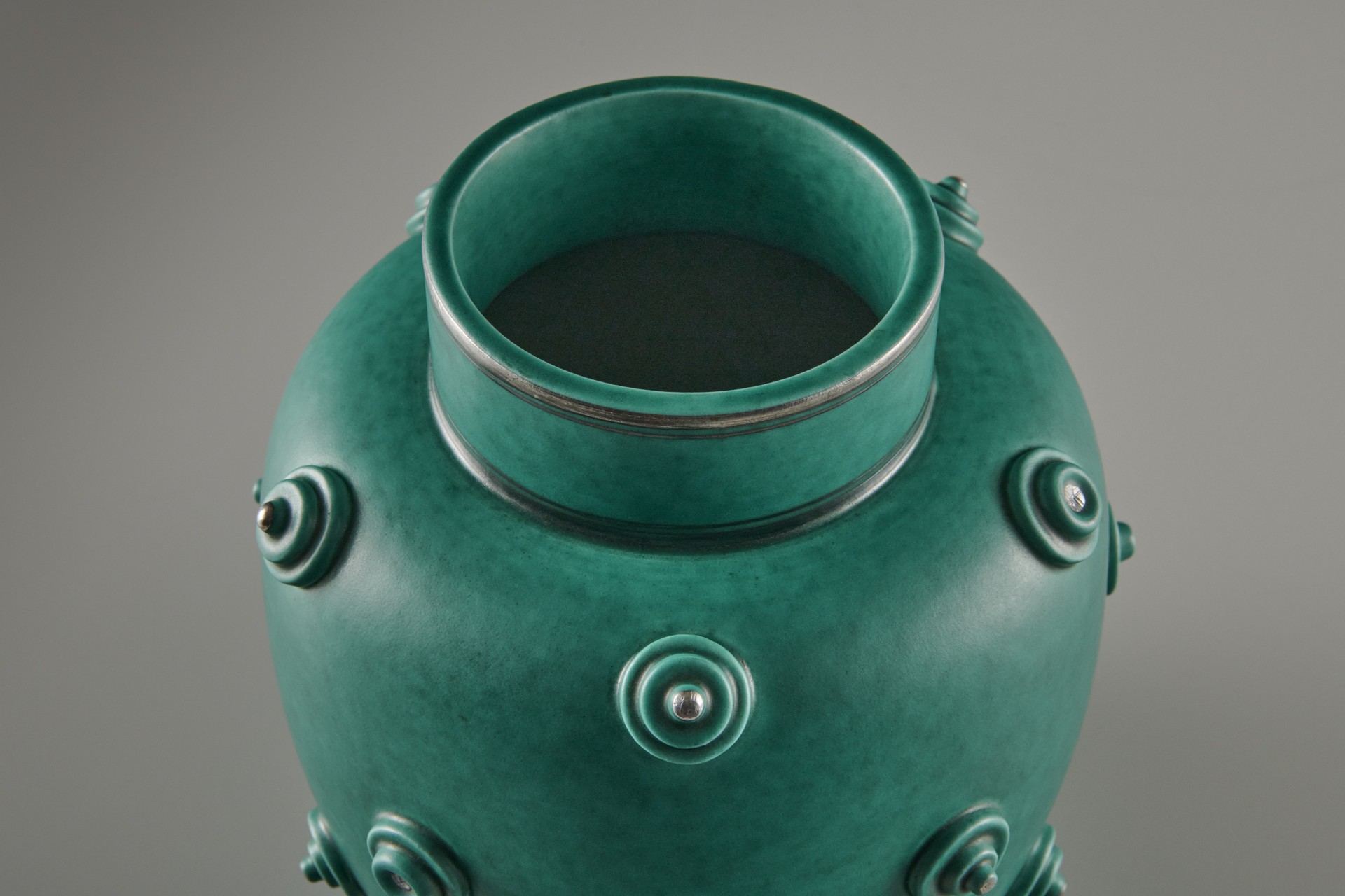 'Argenta' vase image 3