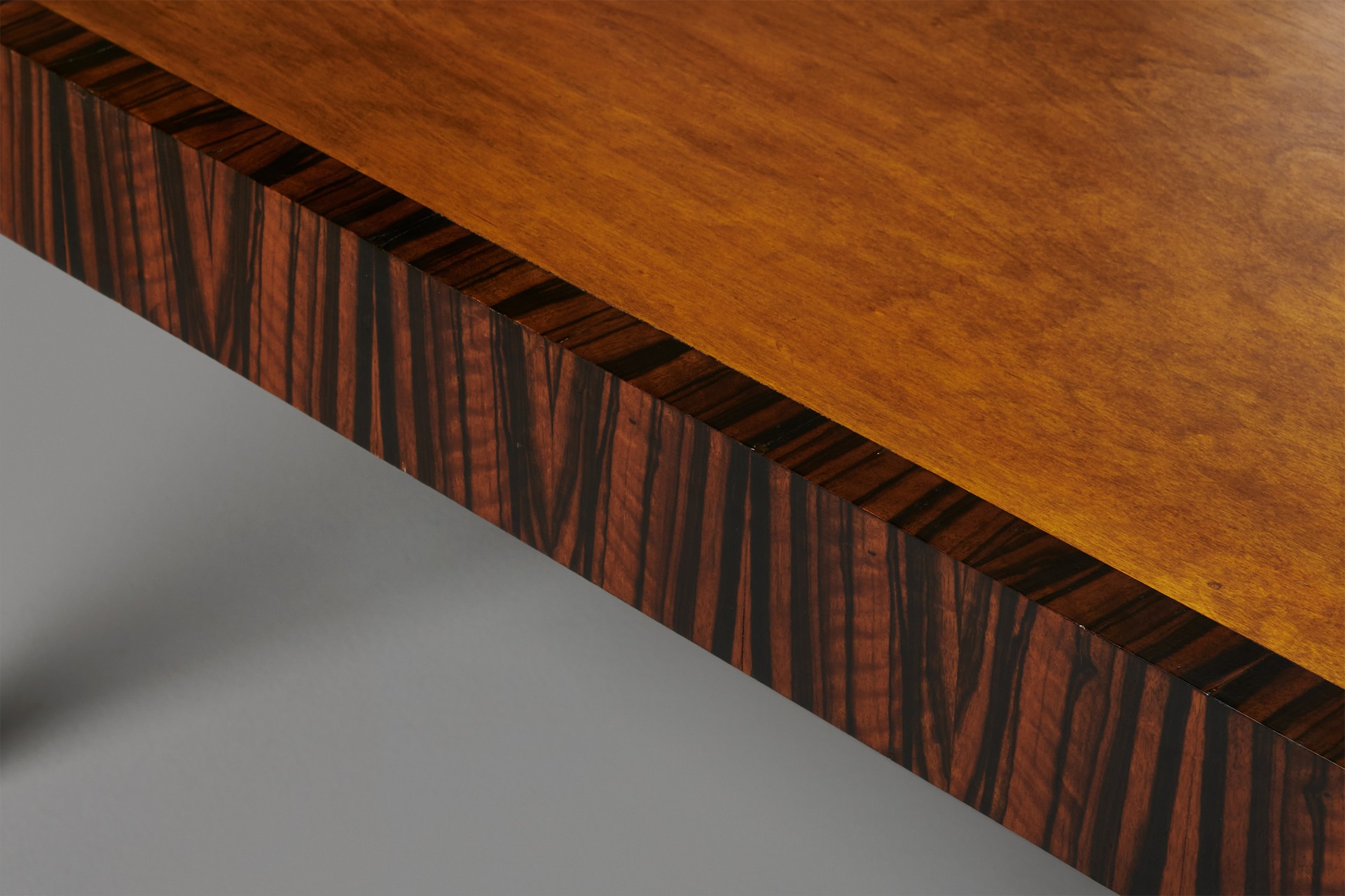 'Record' Extending Dining Table image 4