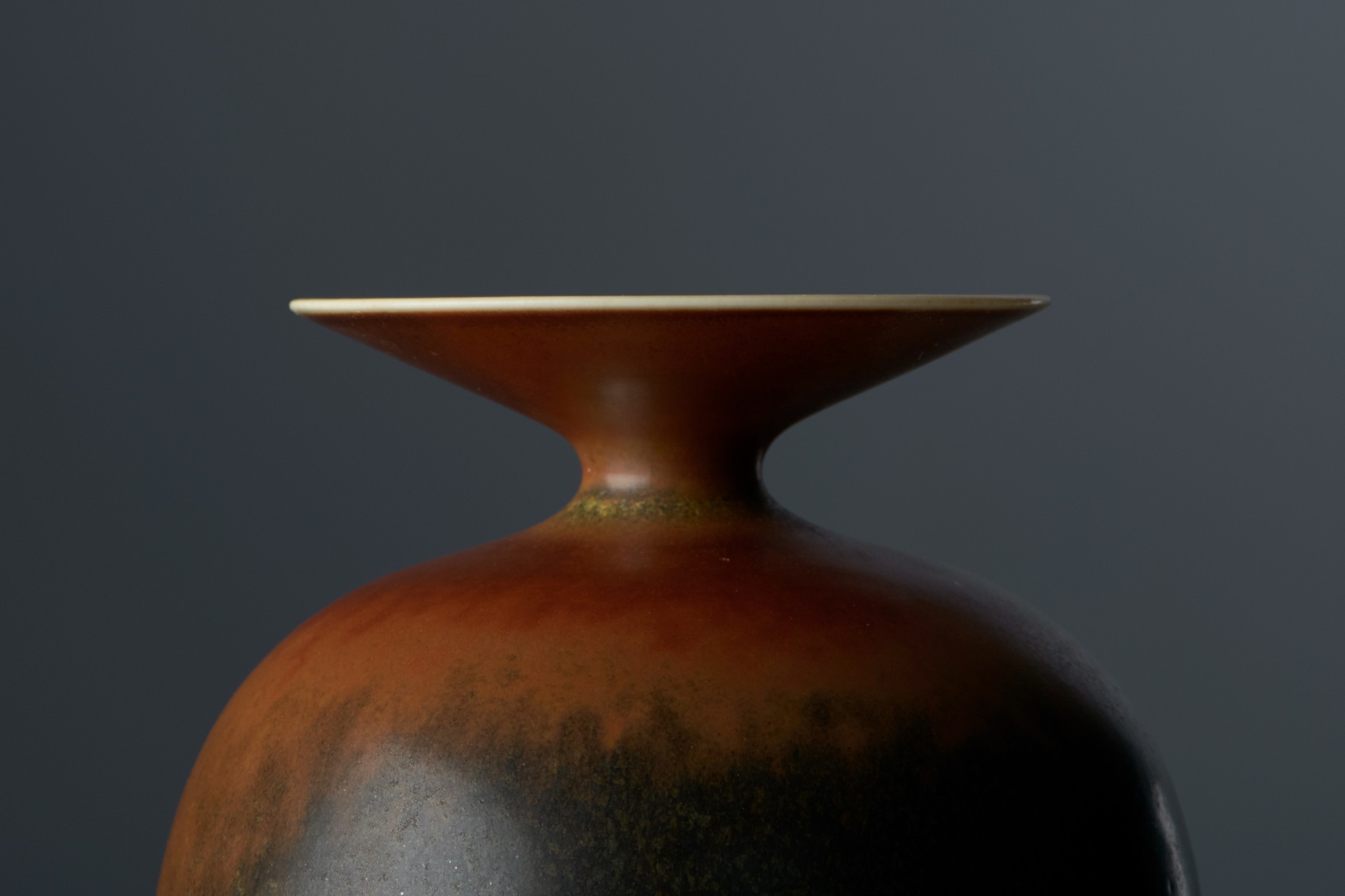 Vase image 2
