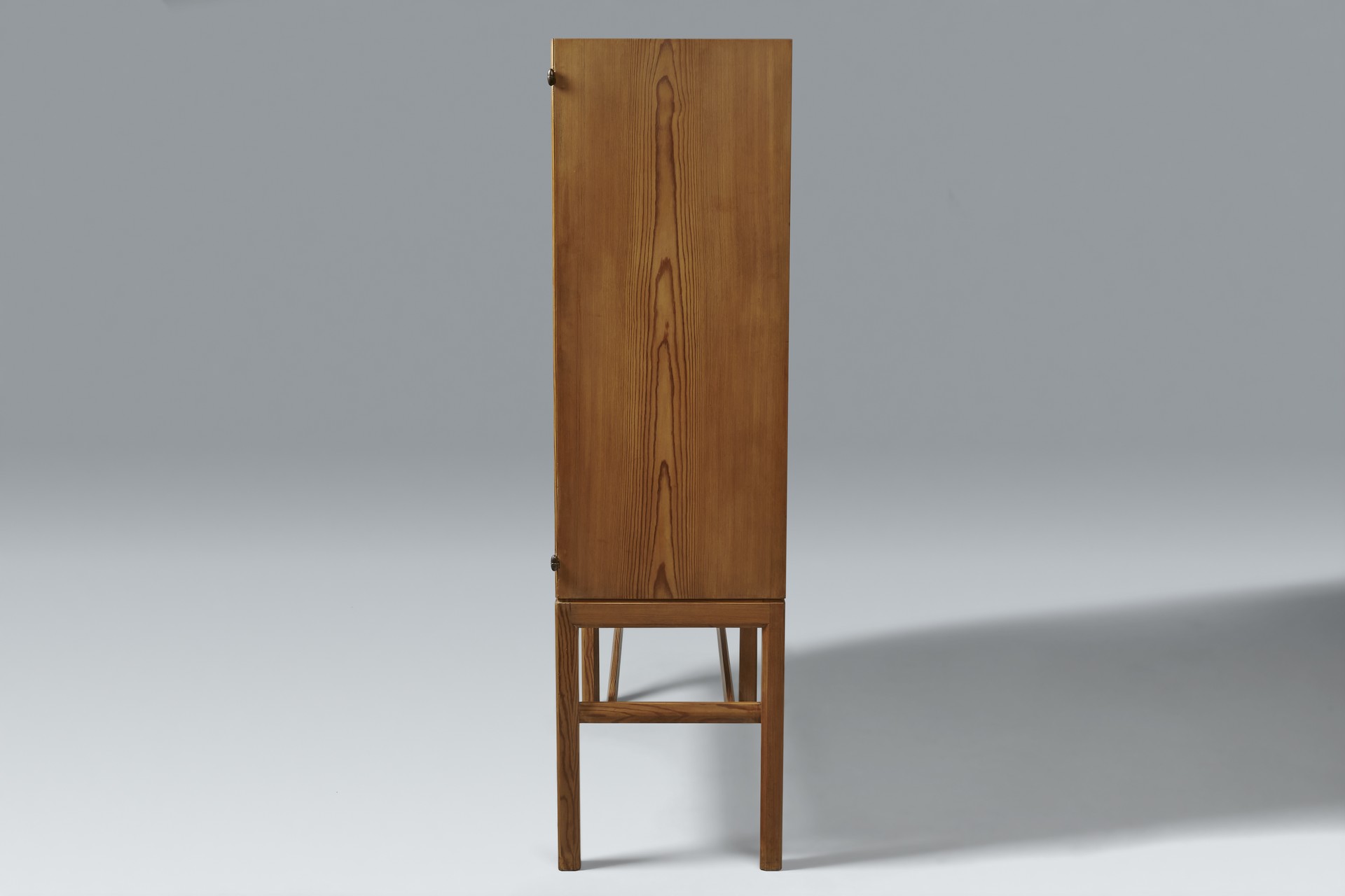 Cabinet image 3