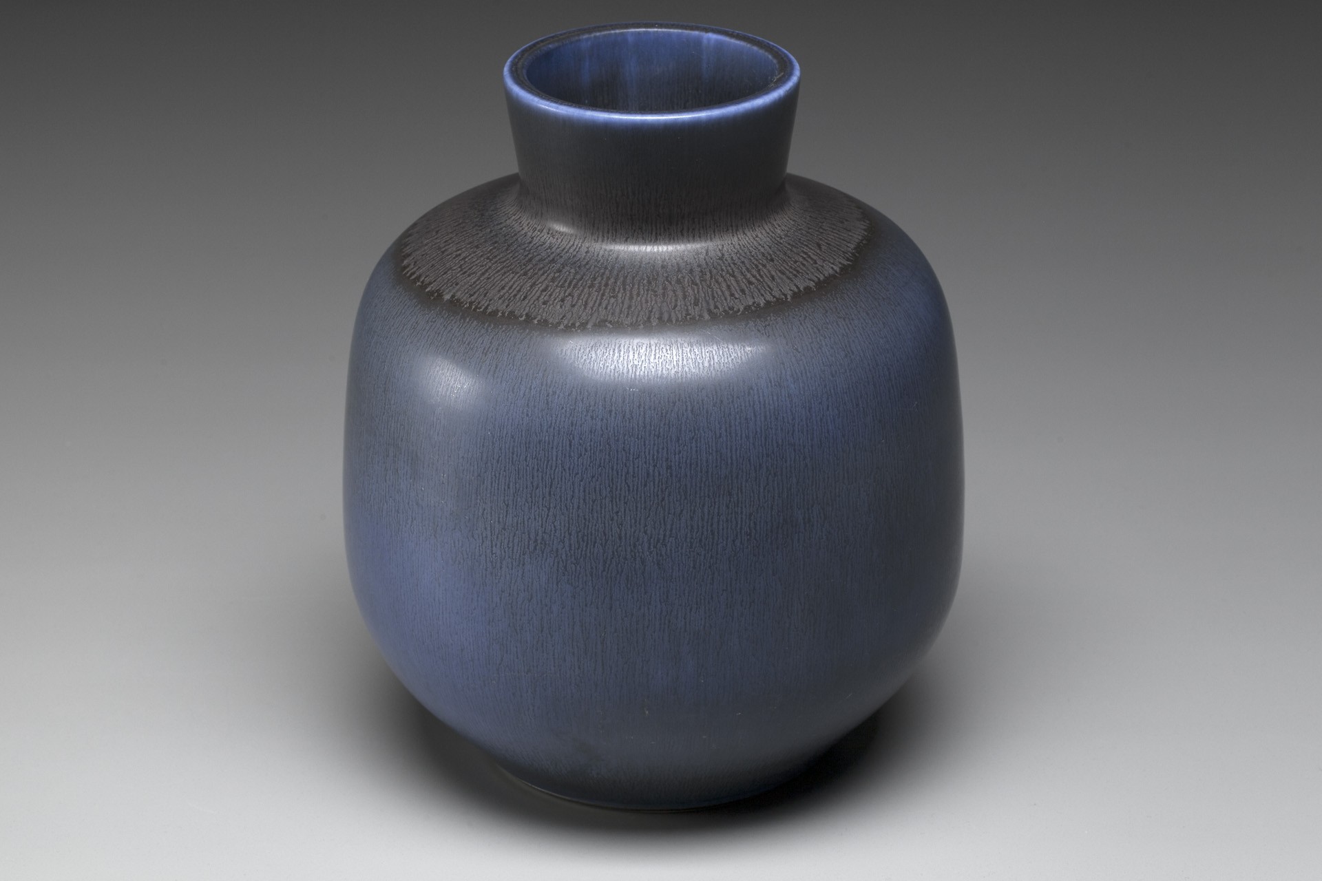 Group of Vases image 4