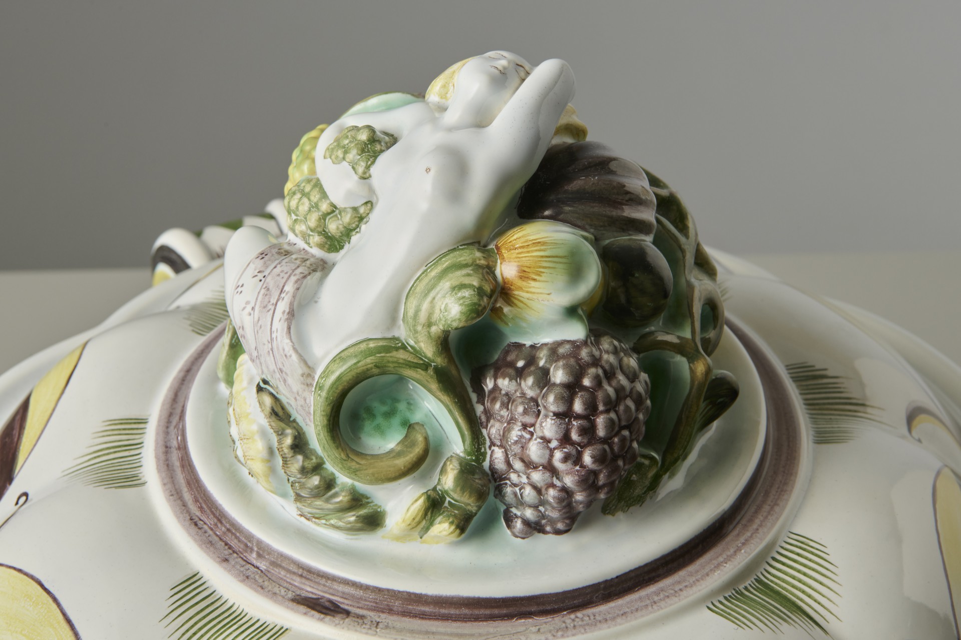 Large Tureen image 7