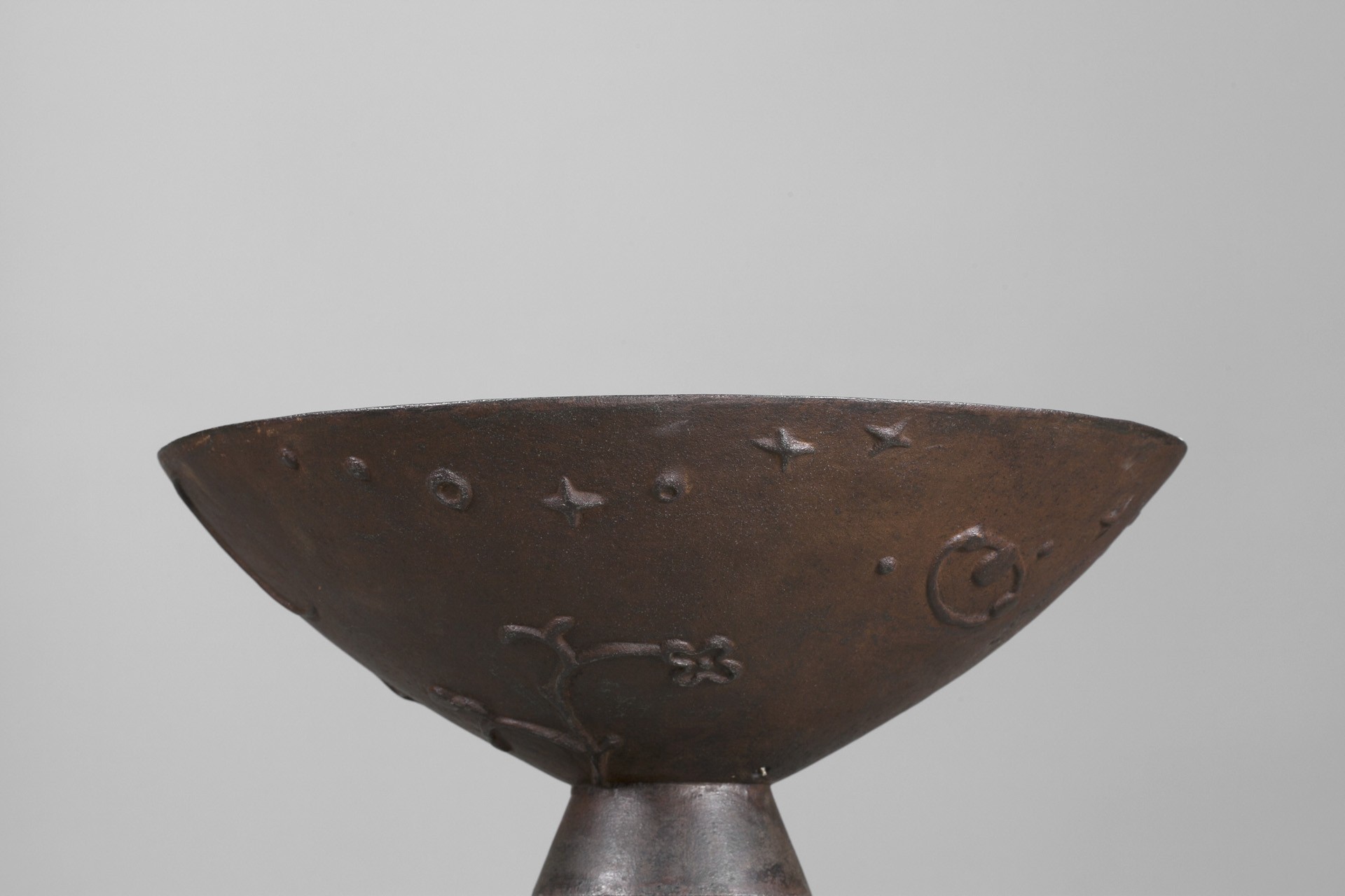 Three 'Mikrokosmos' Urns image 4