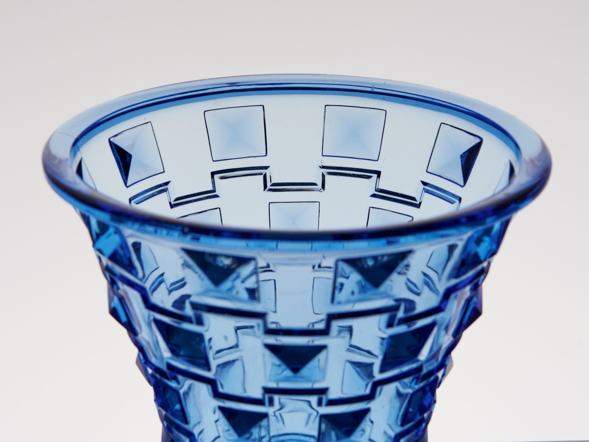 Vase image 3