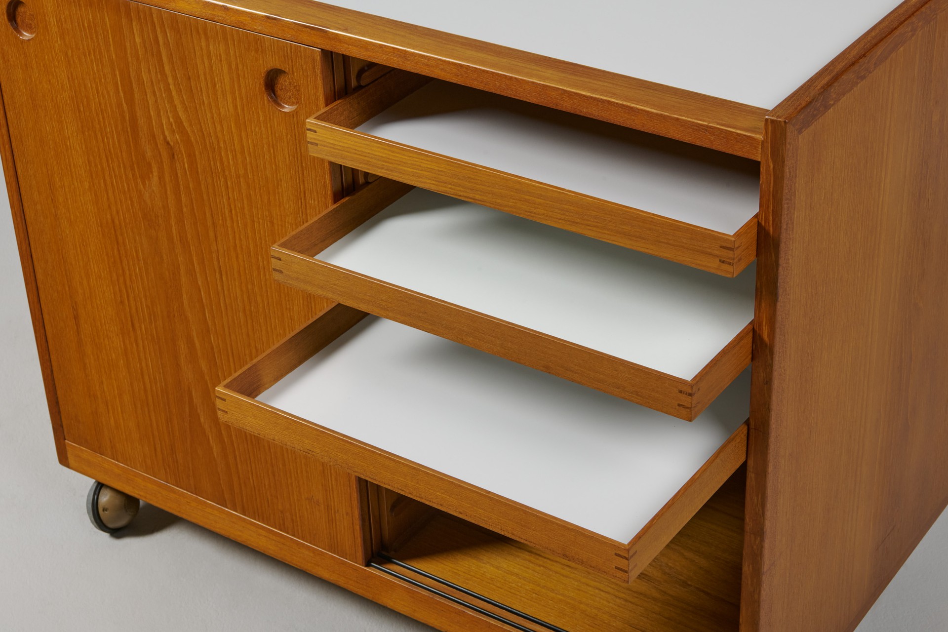 Cabinet image 7