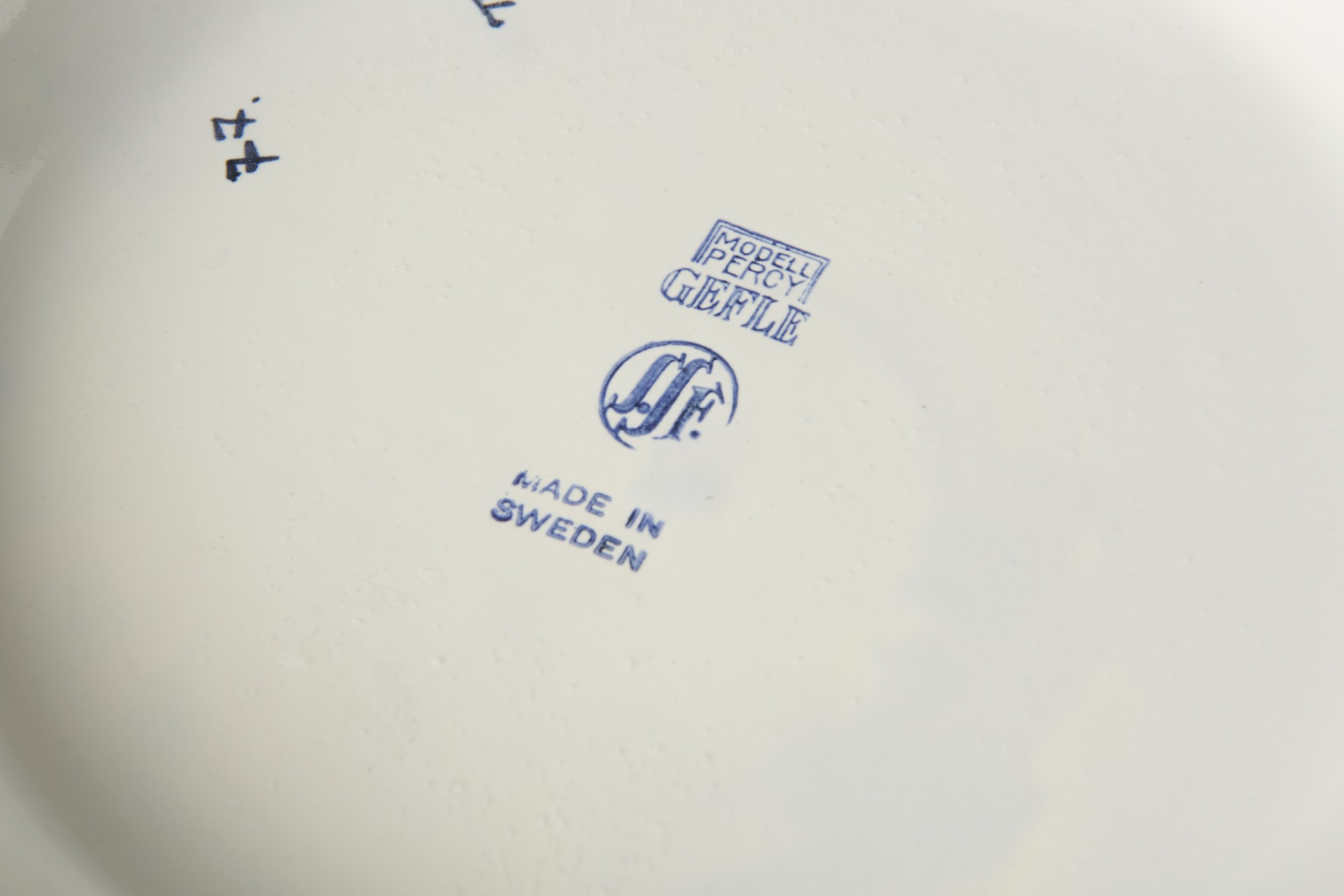 Large Tureen image 9