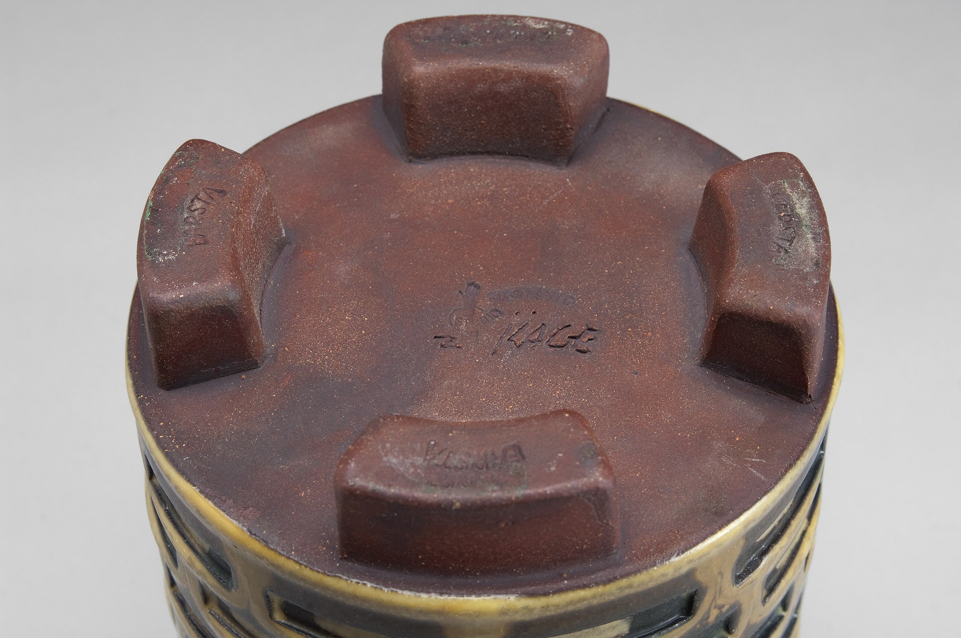 Vase image 3