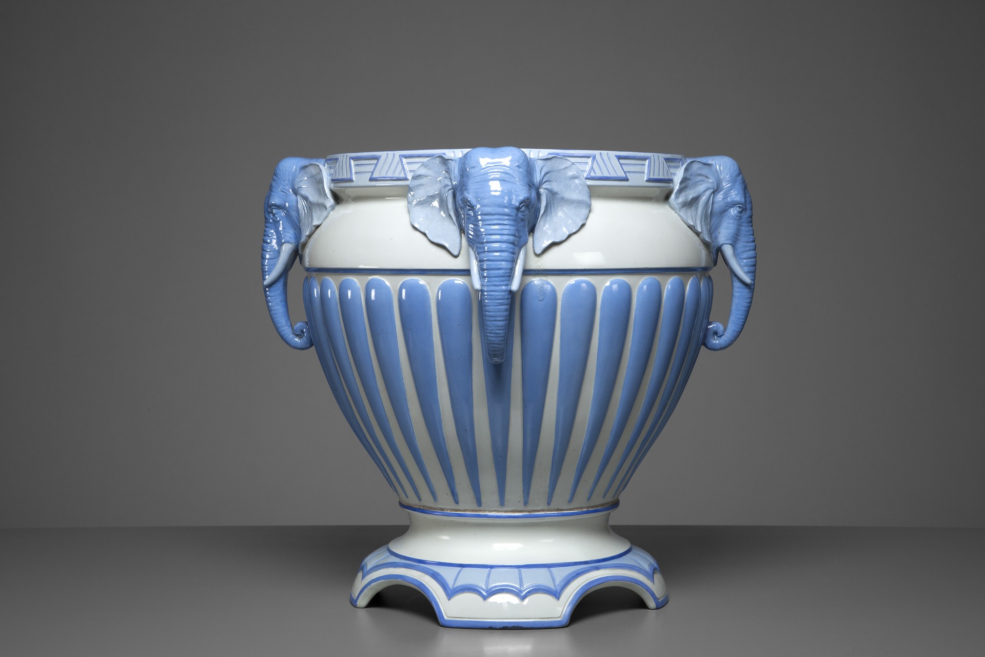 Monumental Rostrands Jardiniere image 4