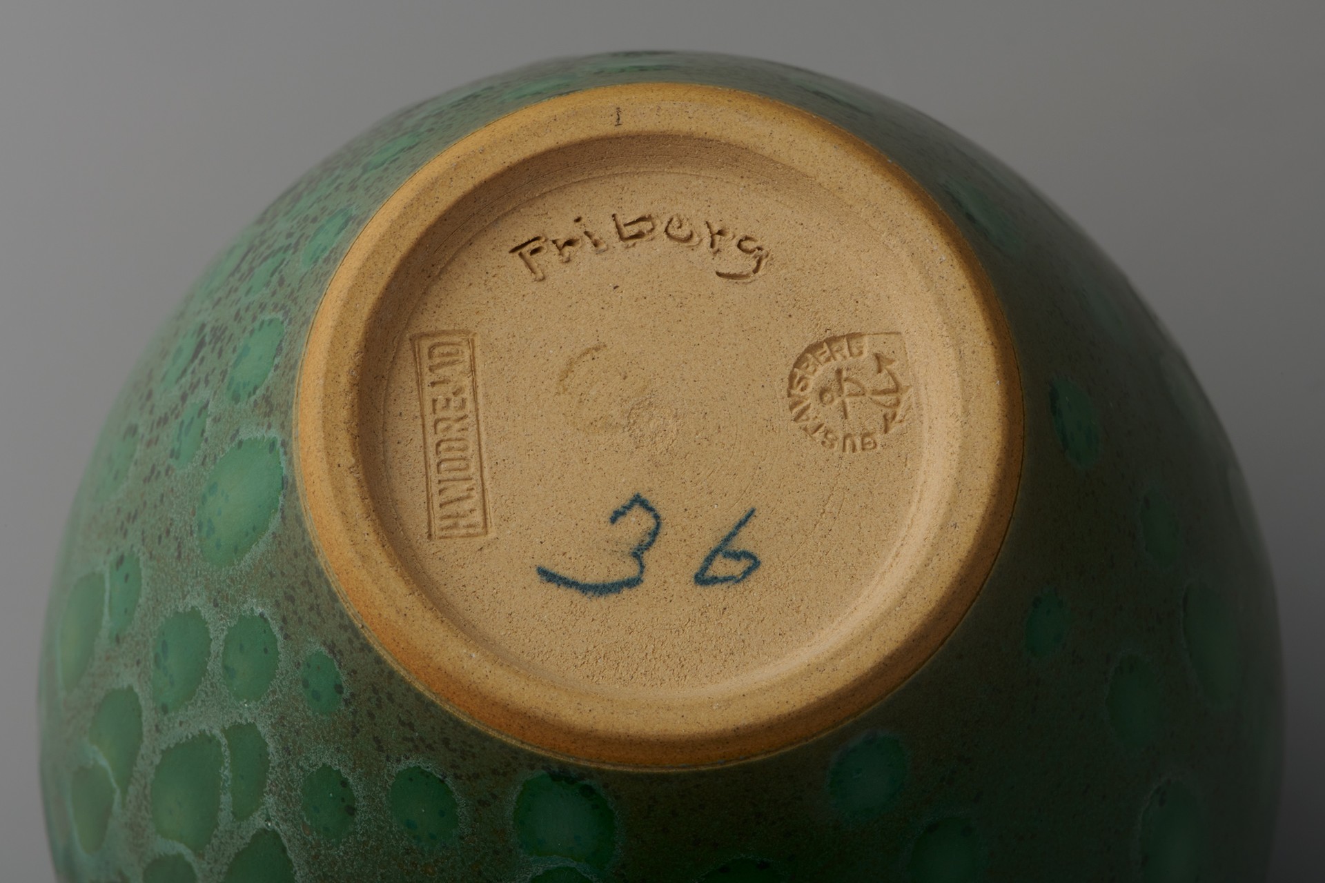 Vase image 3