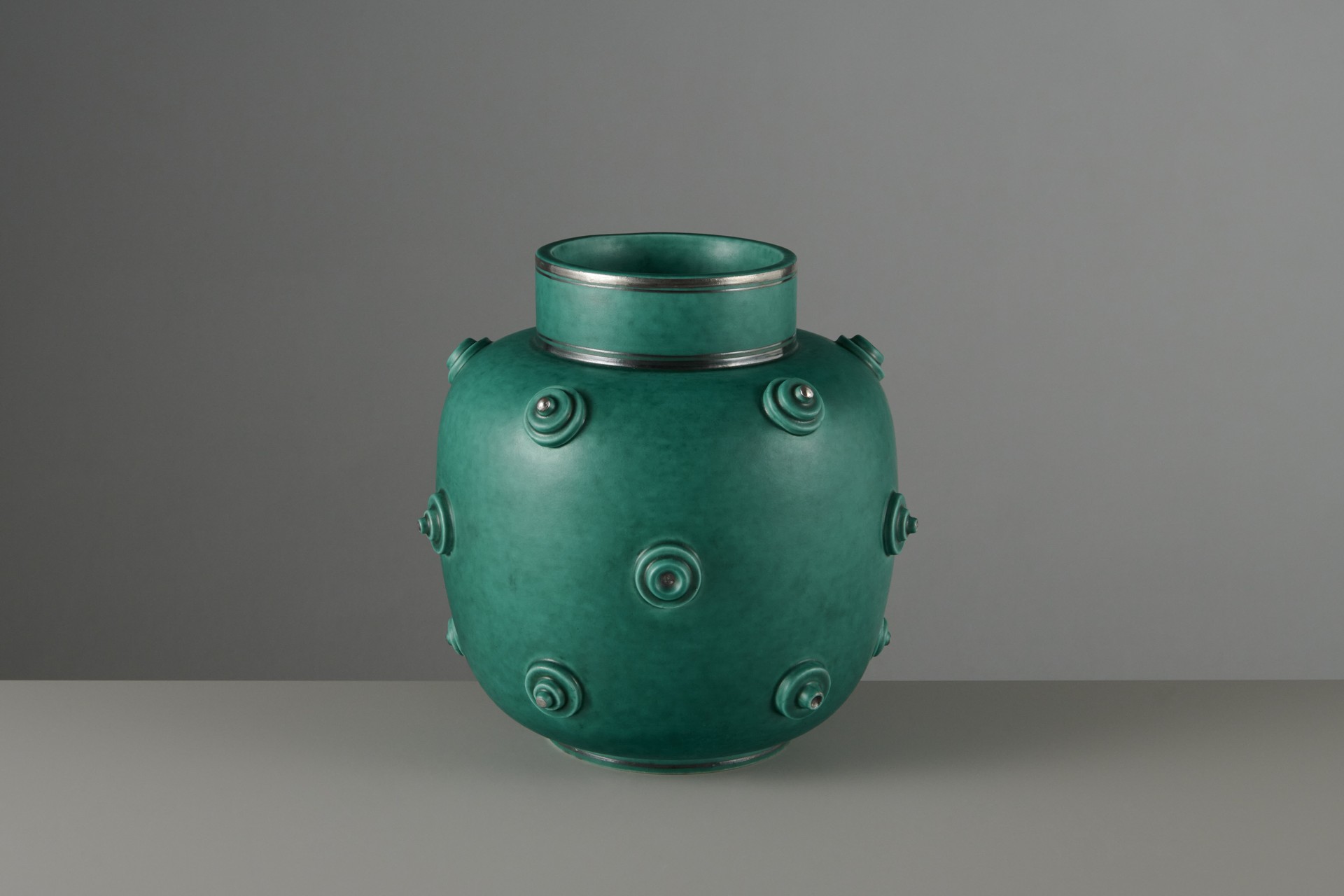 'Argenta' vase image 2