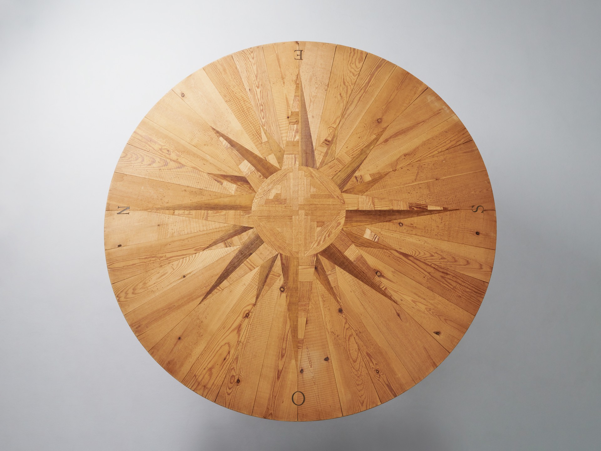 'Rosa Dei Venti' Table image 3