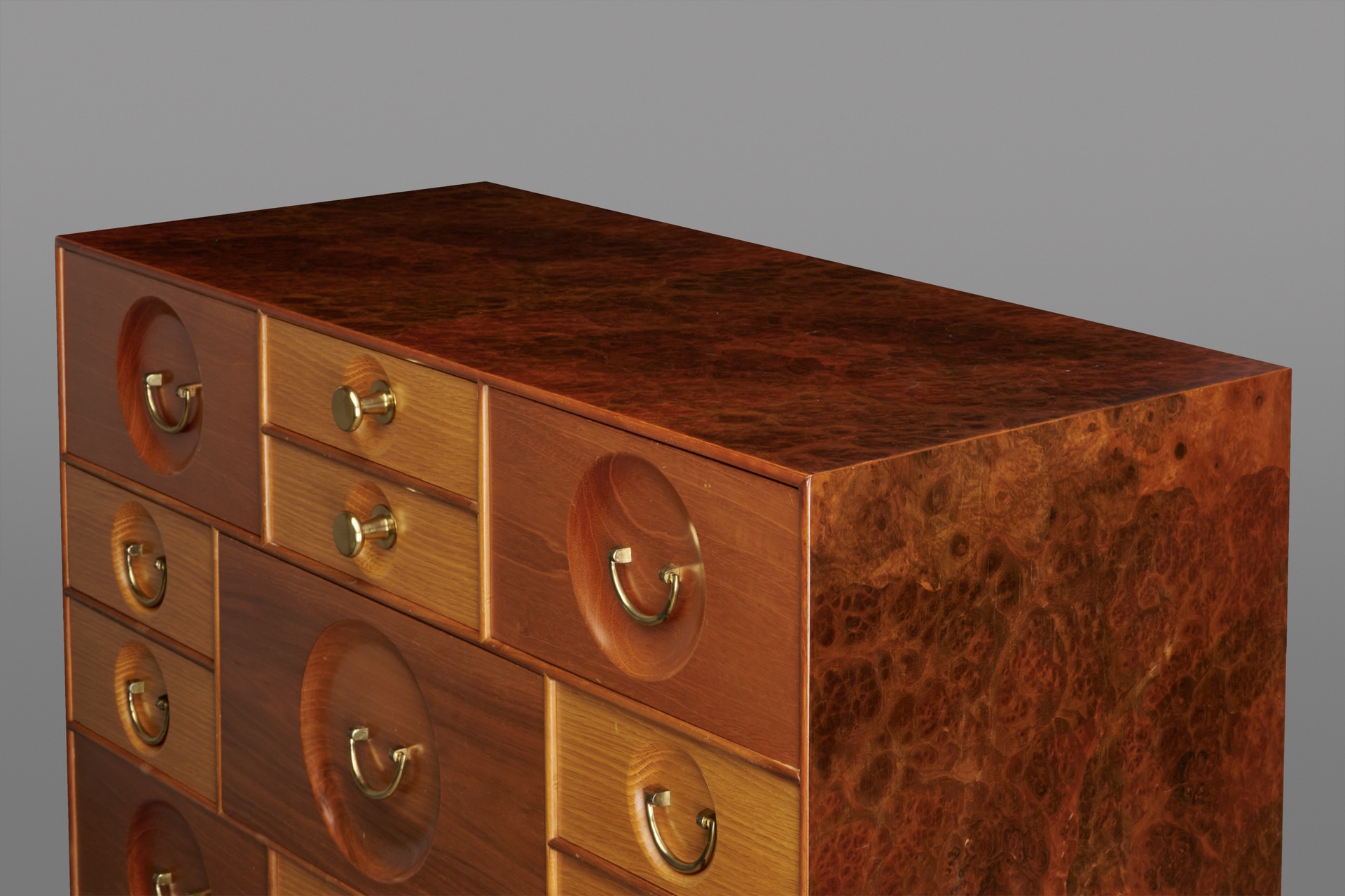 Cabinet Model no. 2237 image 5