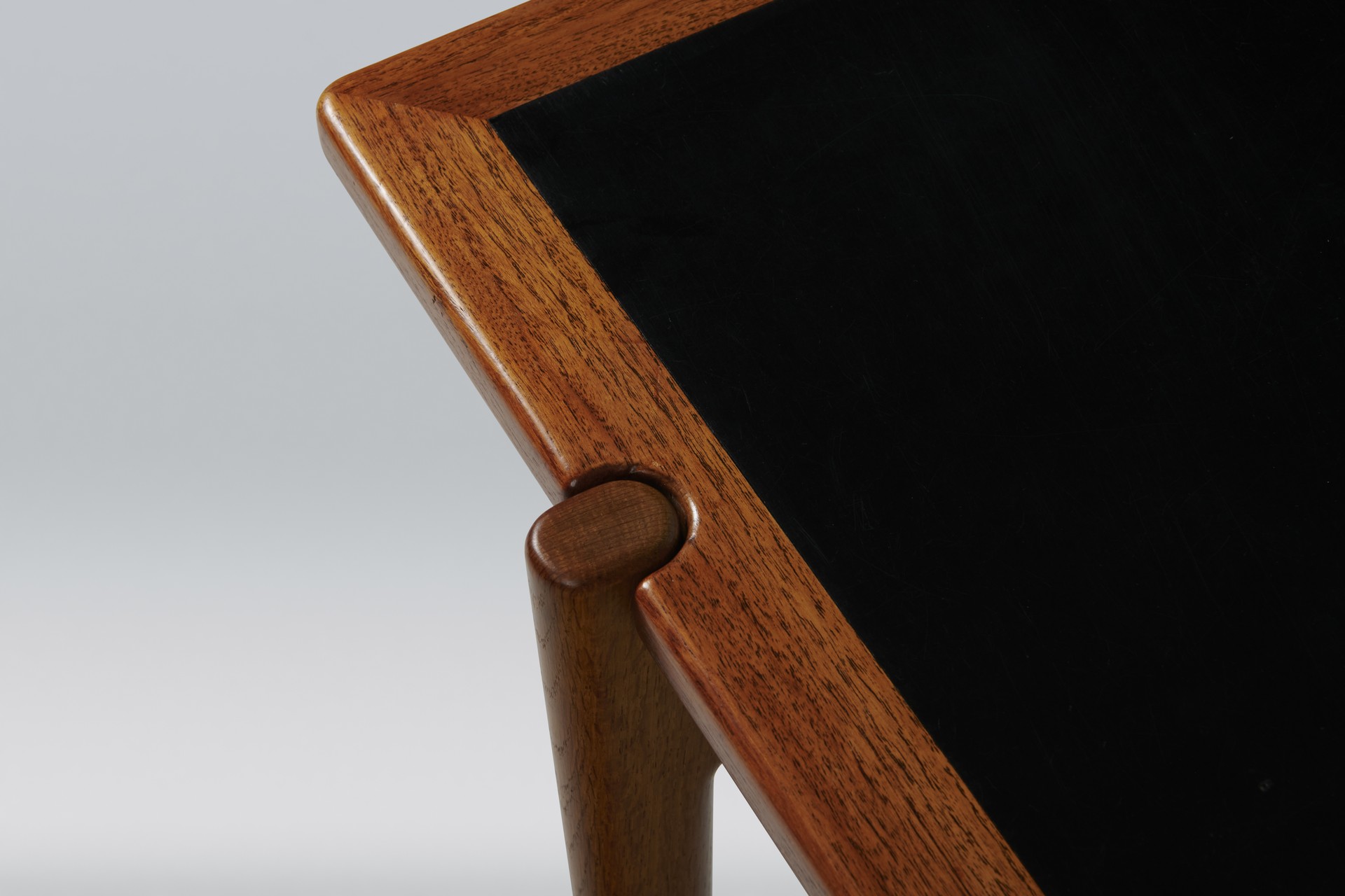 Reversible Coffee Table image 8