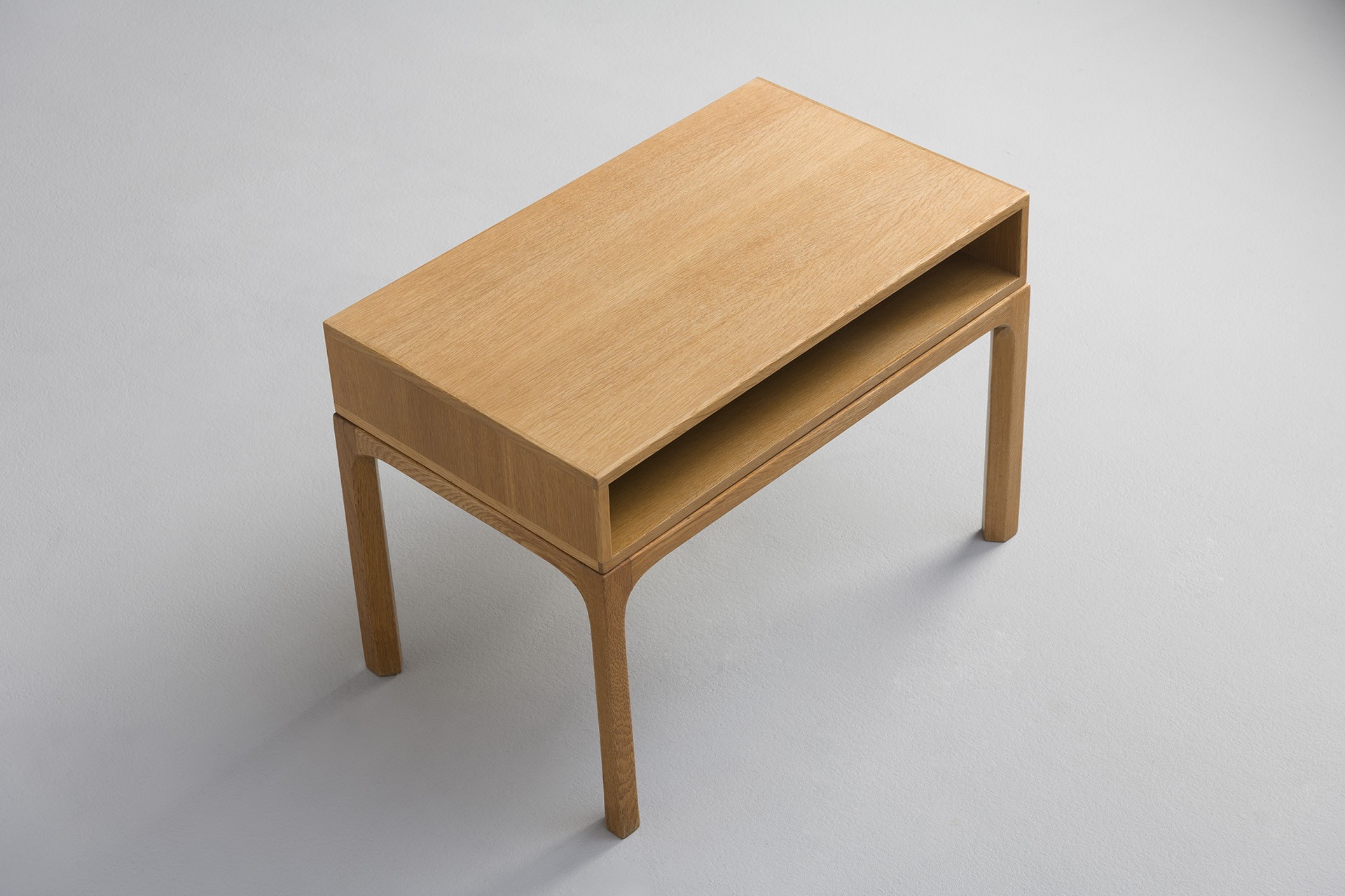 Pair of Side or Bedside Tables image 4