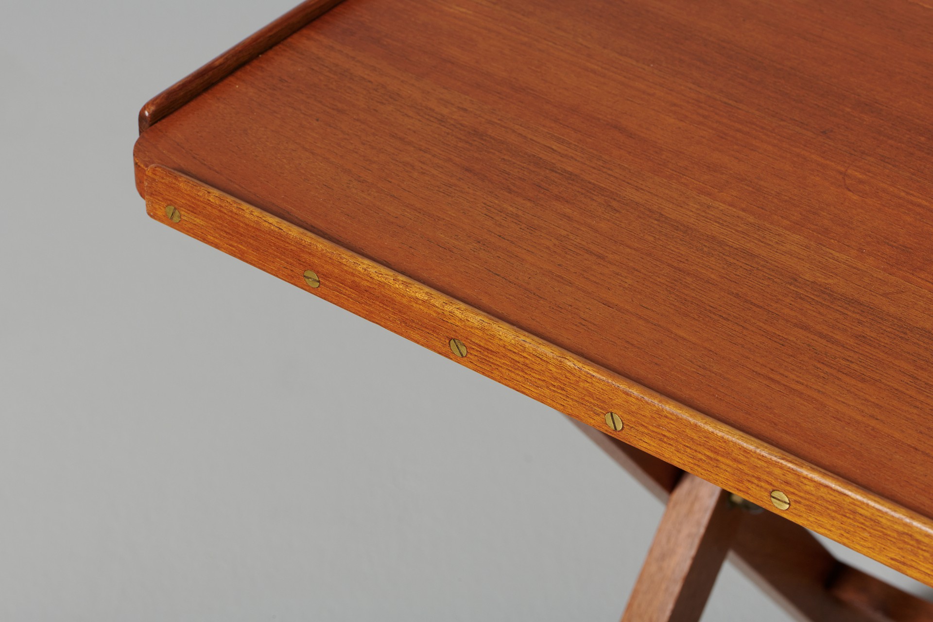 Folding Table image 3