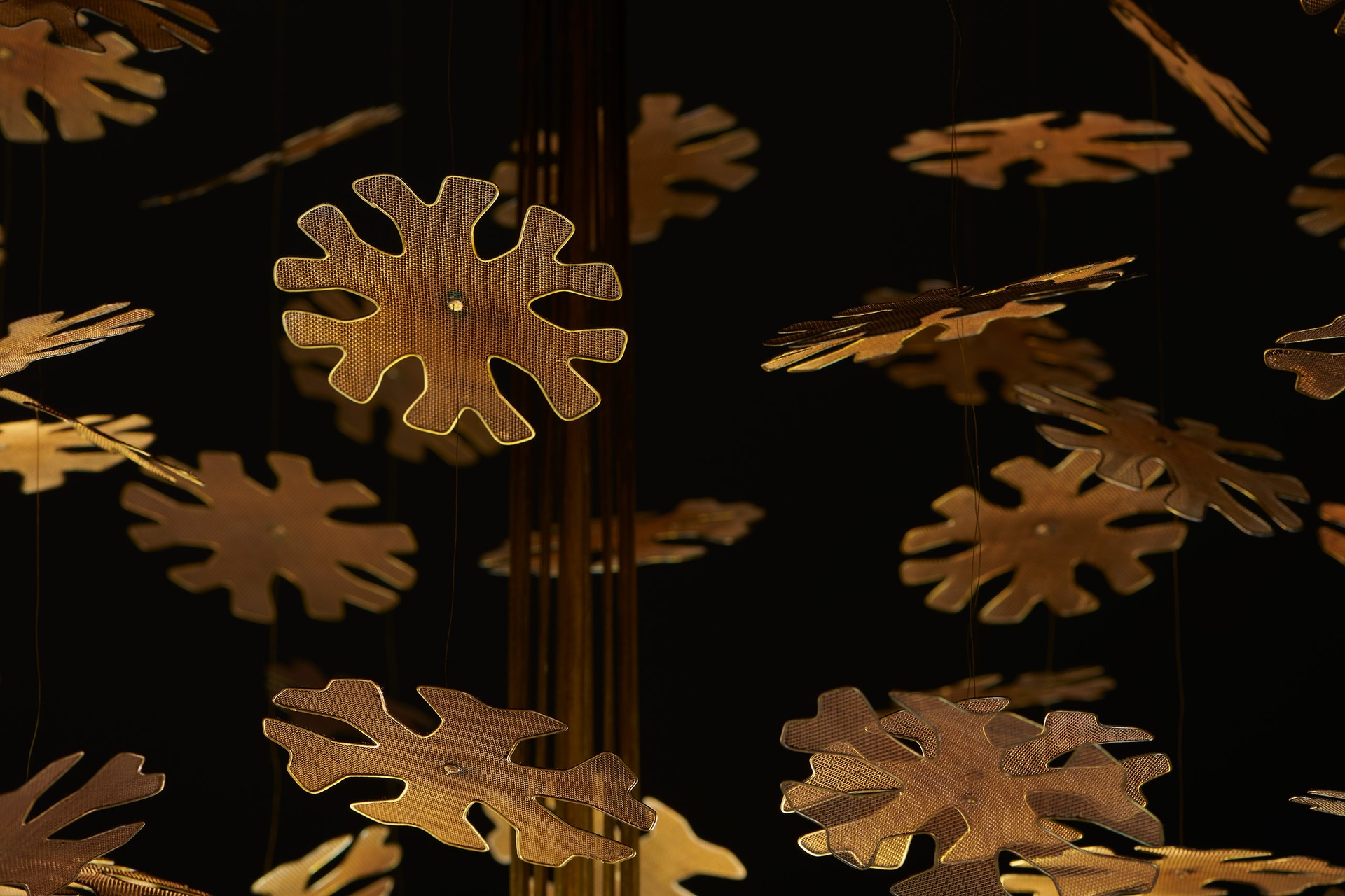'Snowflake' Chandelier, Model no. 9041 image 4