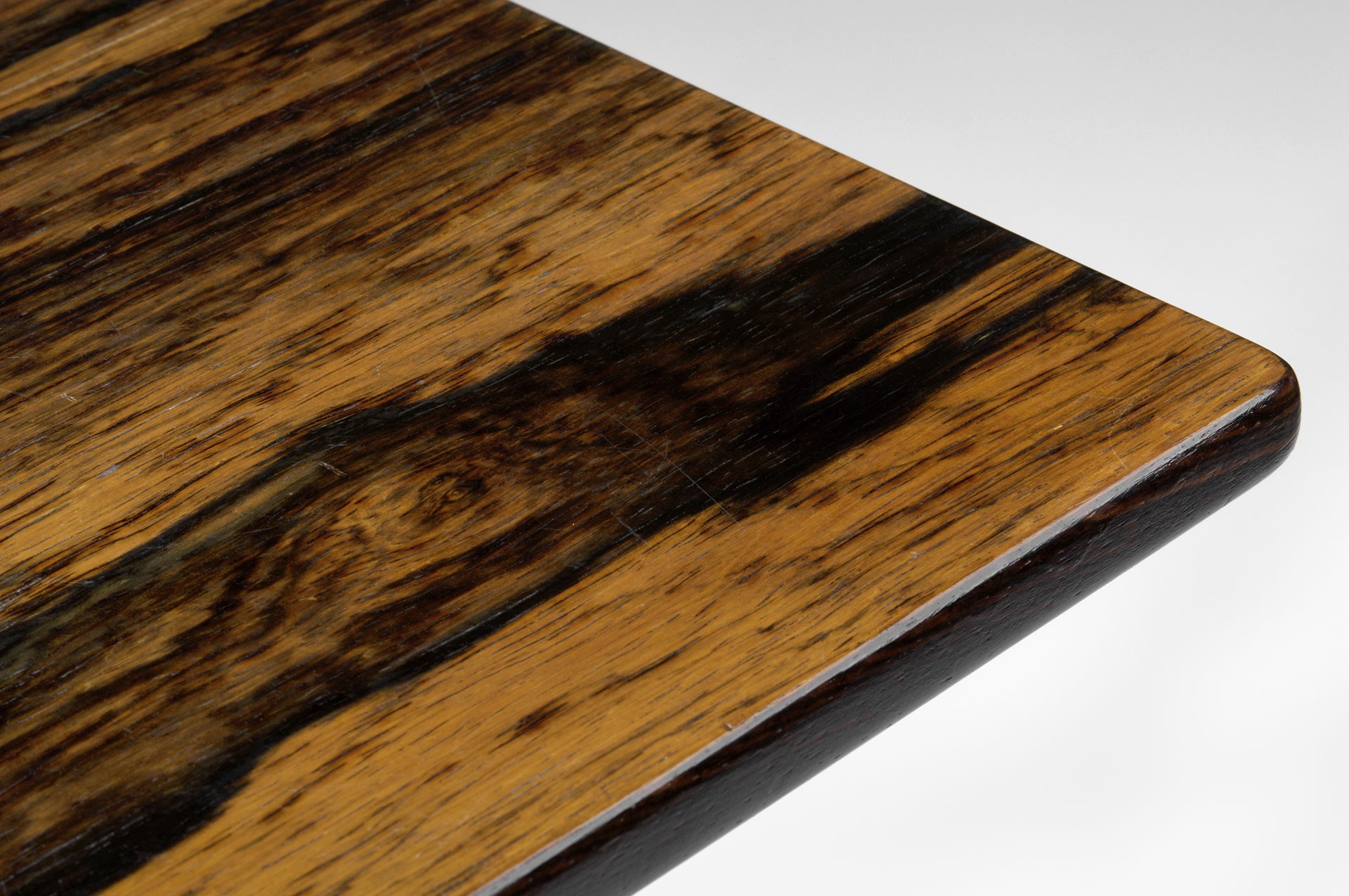 Desk / Table image 3