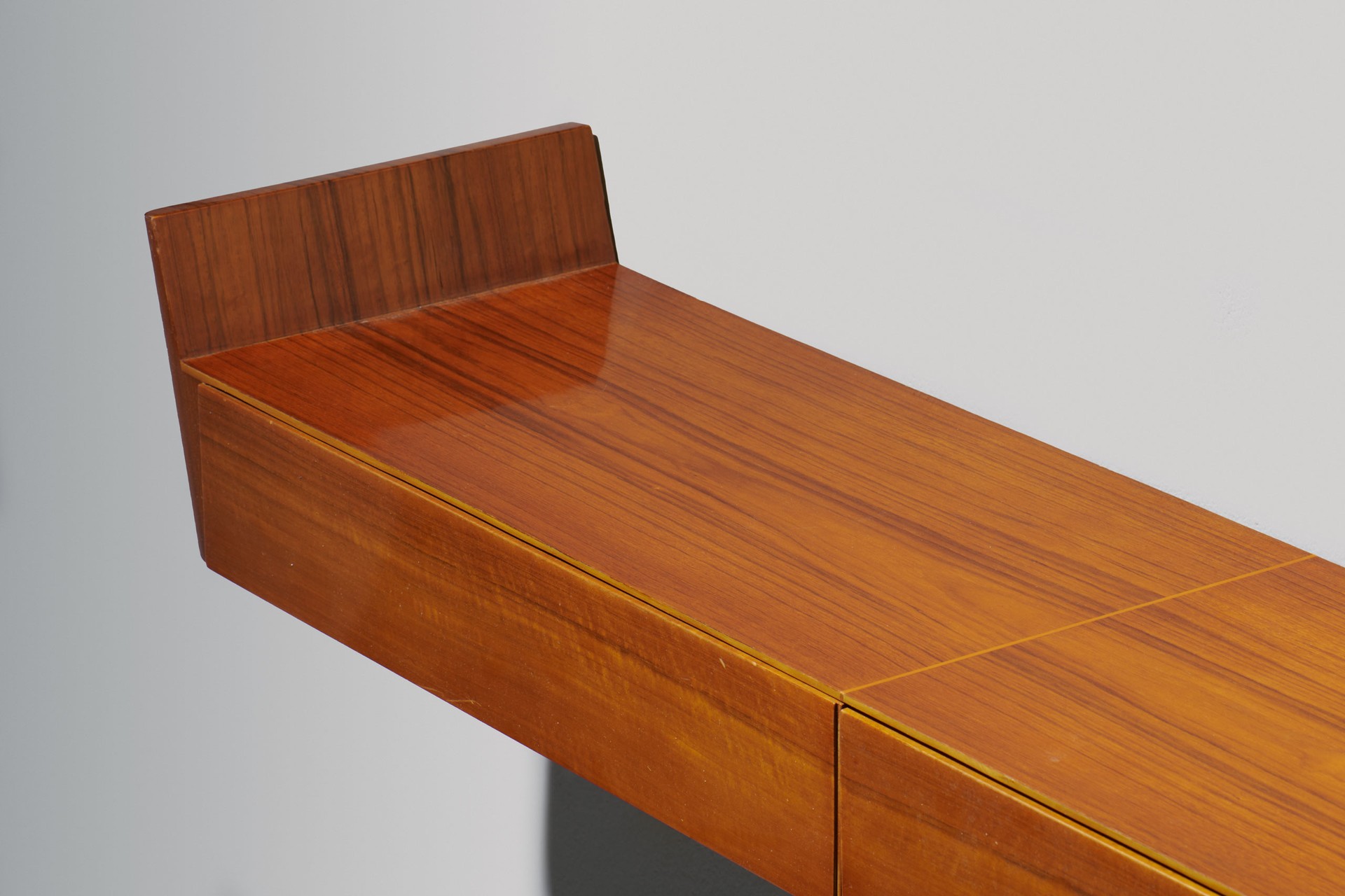 Large Console image 4
