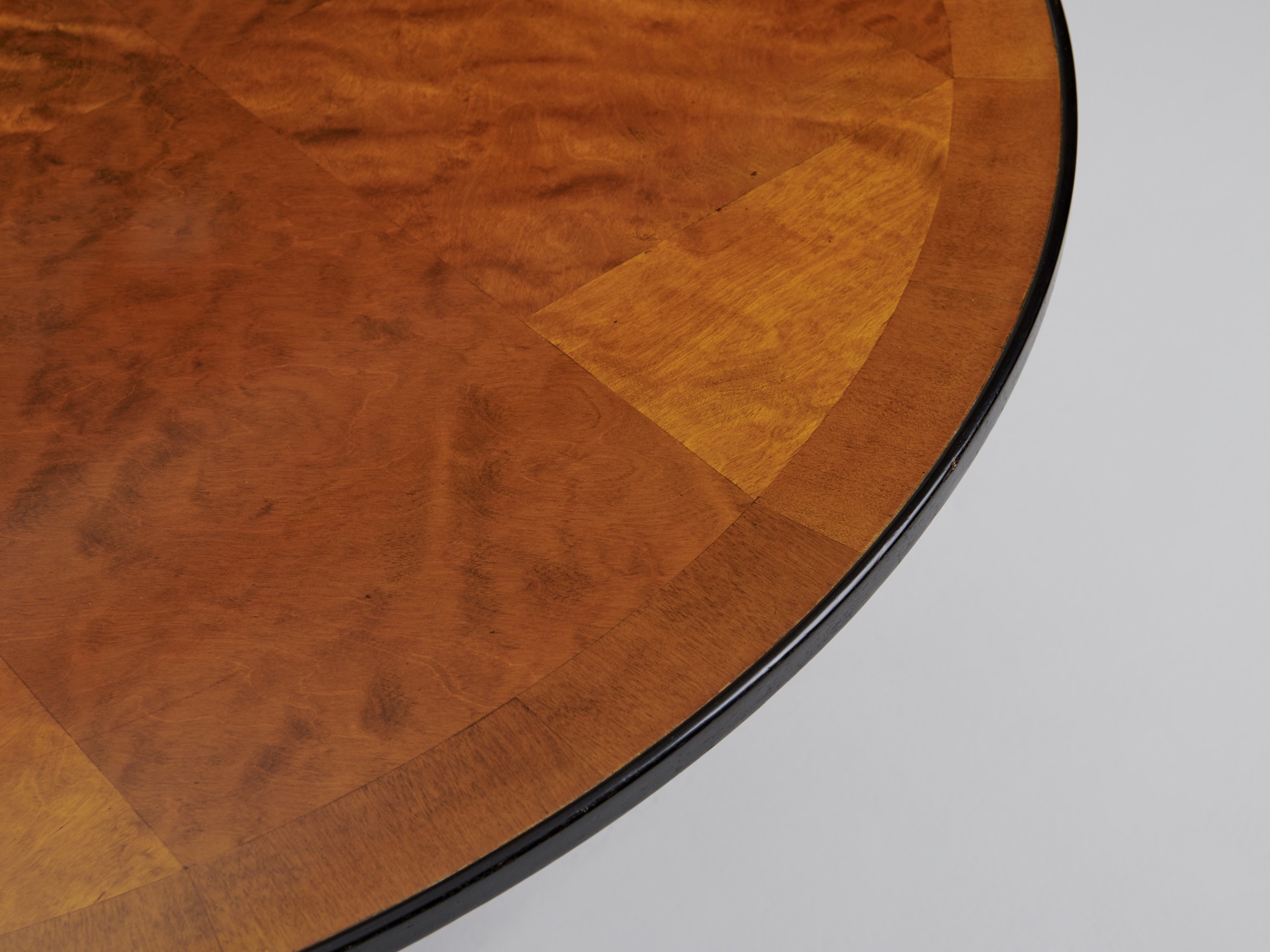 'Haga' Table image 4