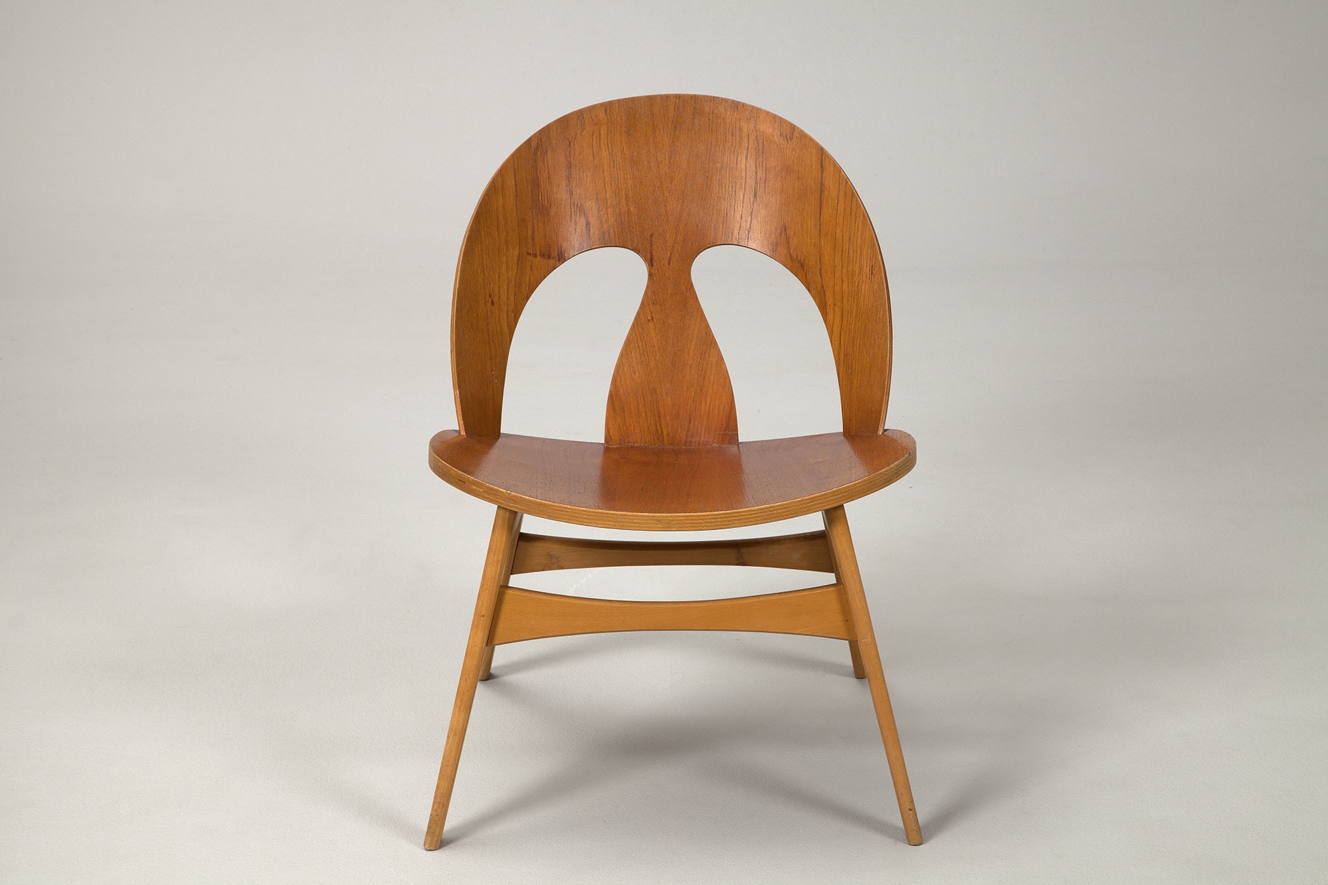 Shell Chair image 2